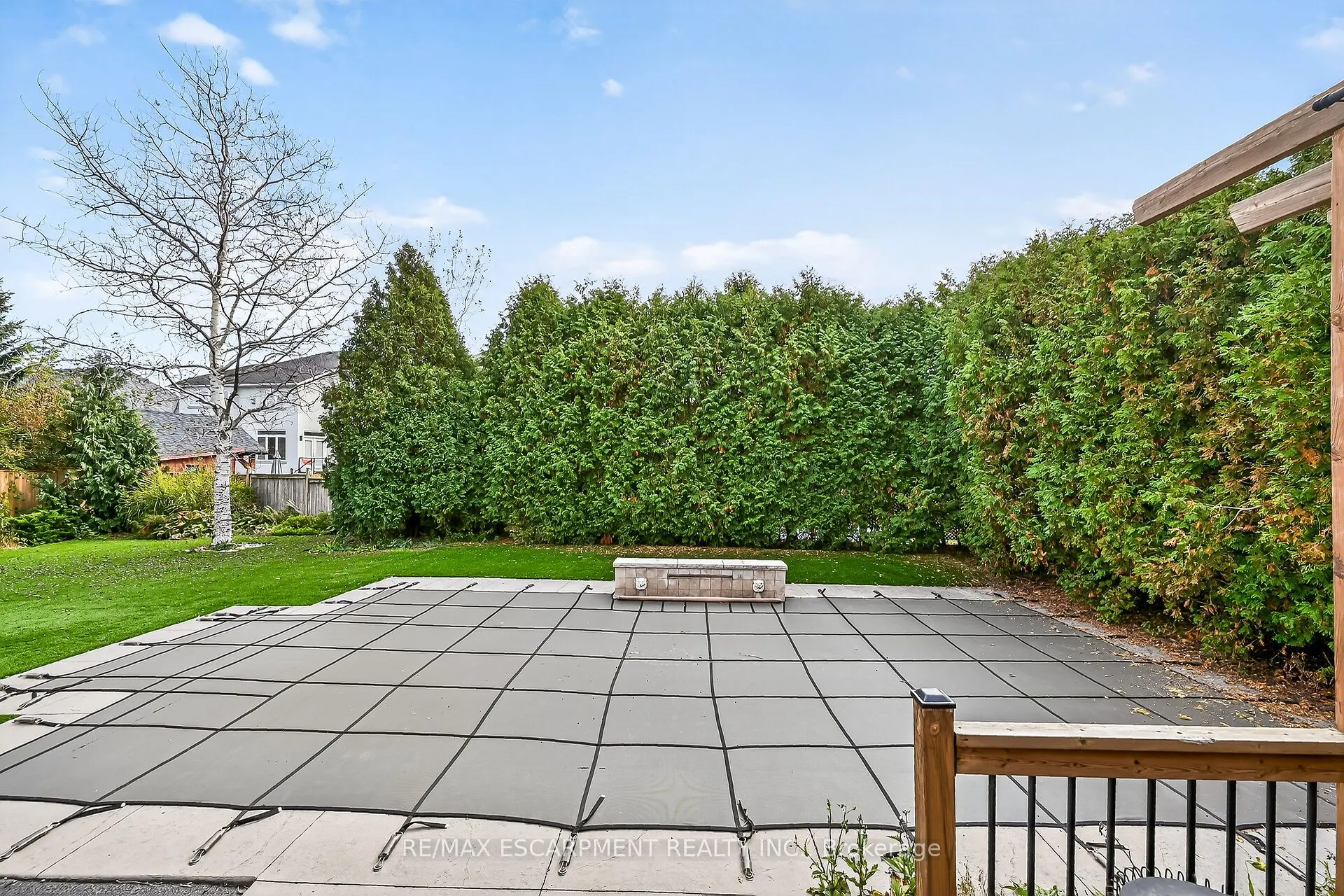 27 SURREY Drive