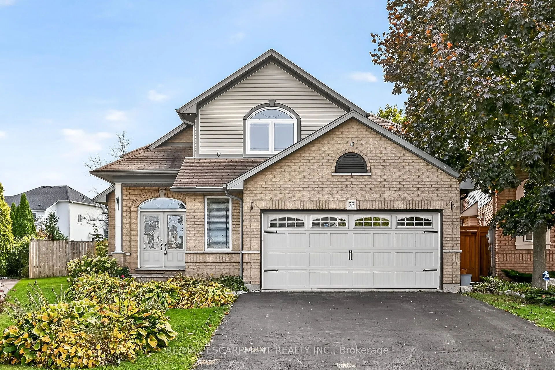 27 SURREY Drive