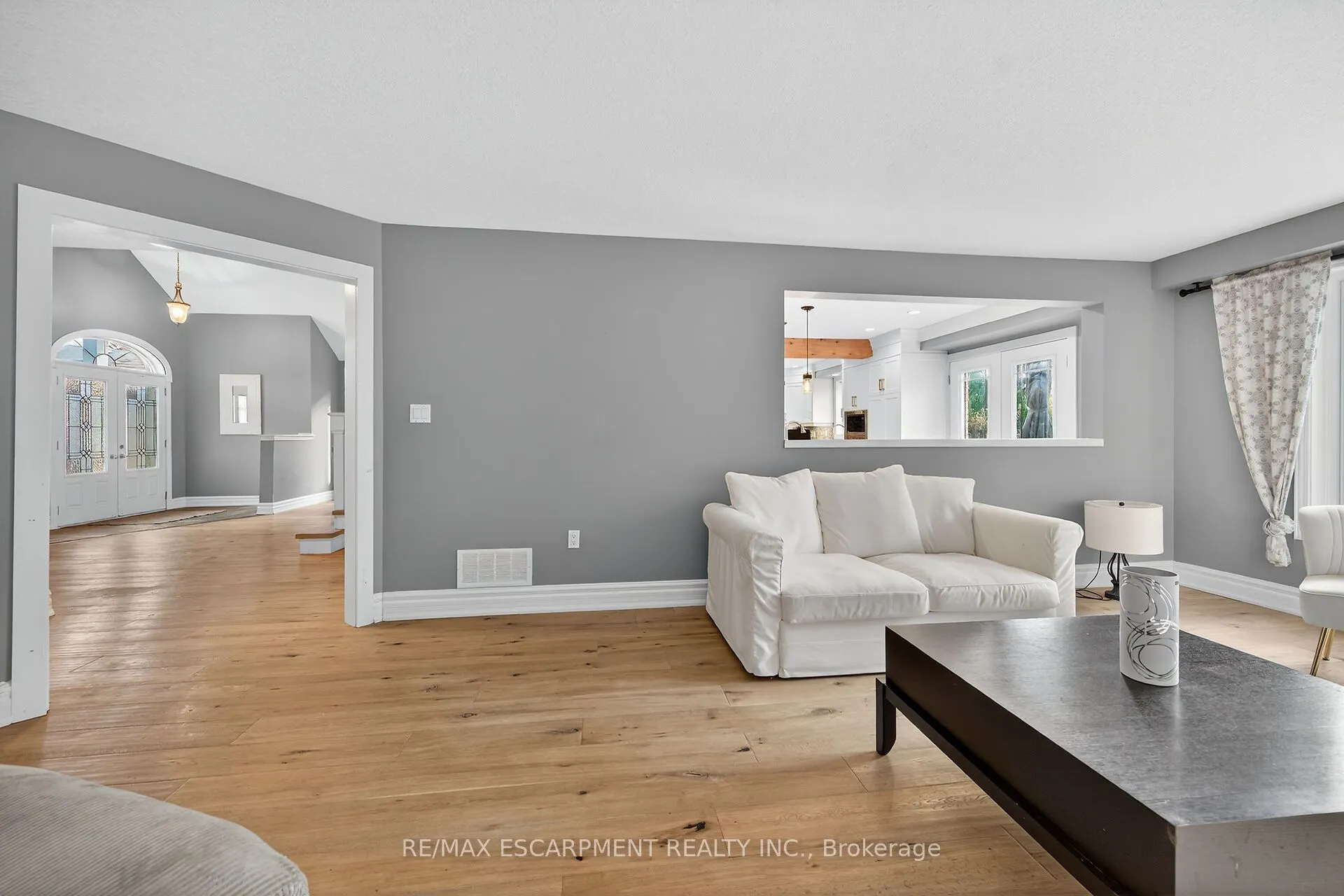 27 SURREY Drive