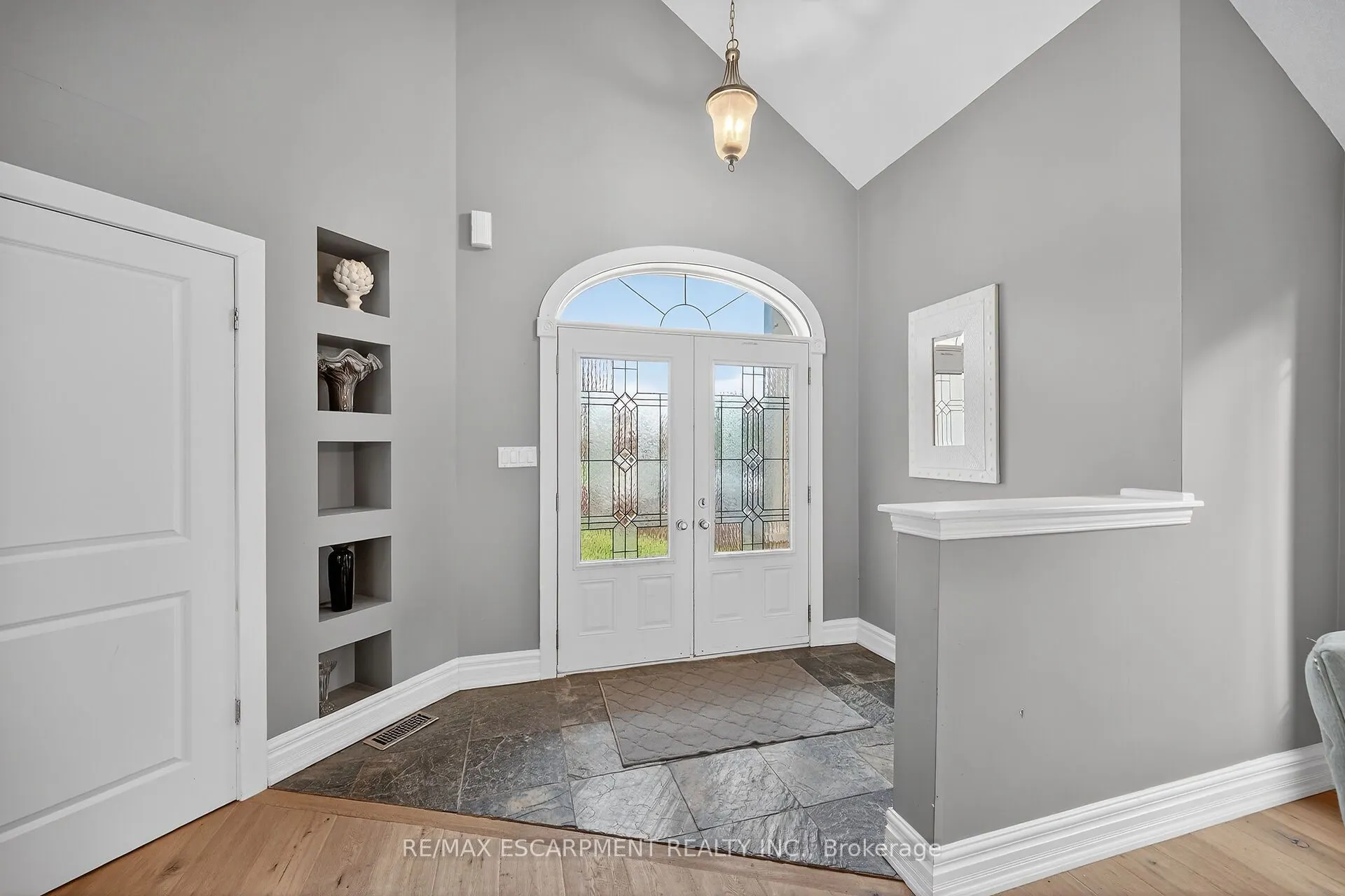 27 SURREY Drive