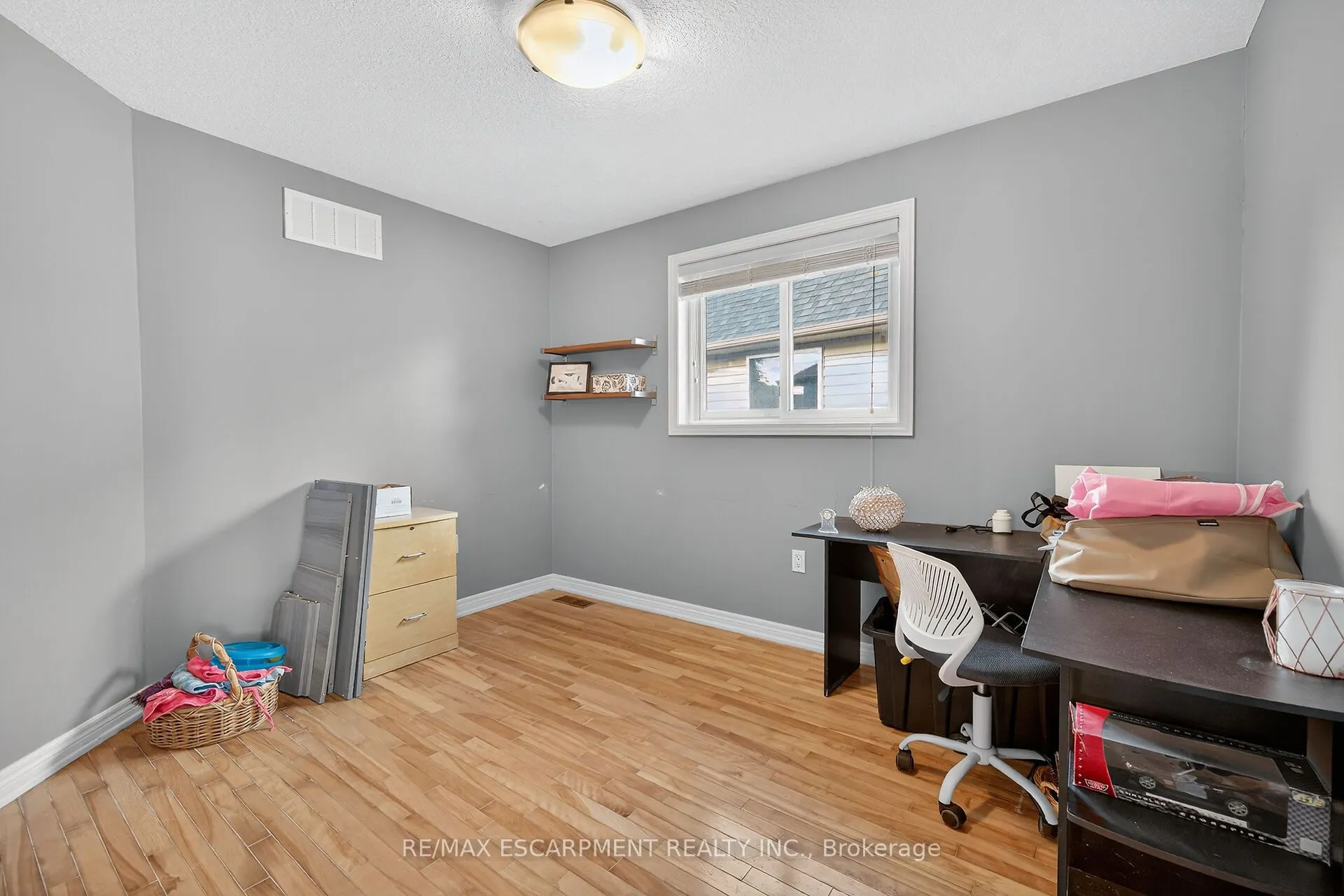27 SURREY Drive