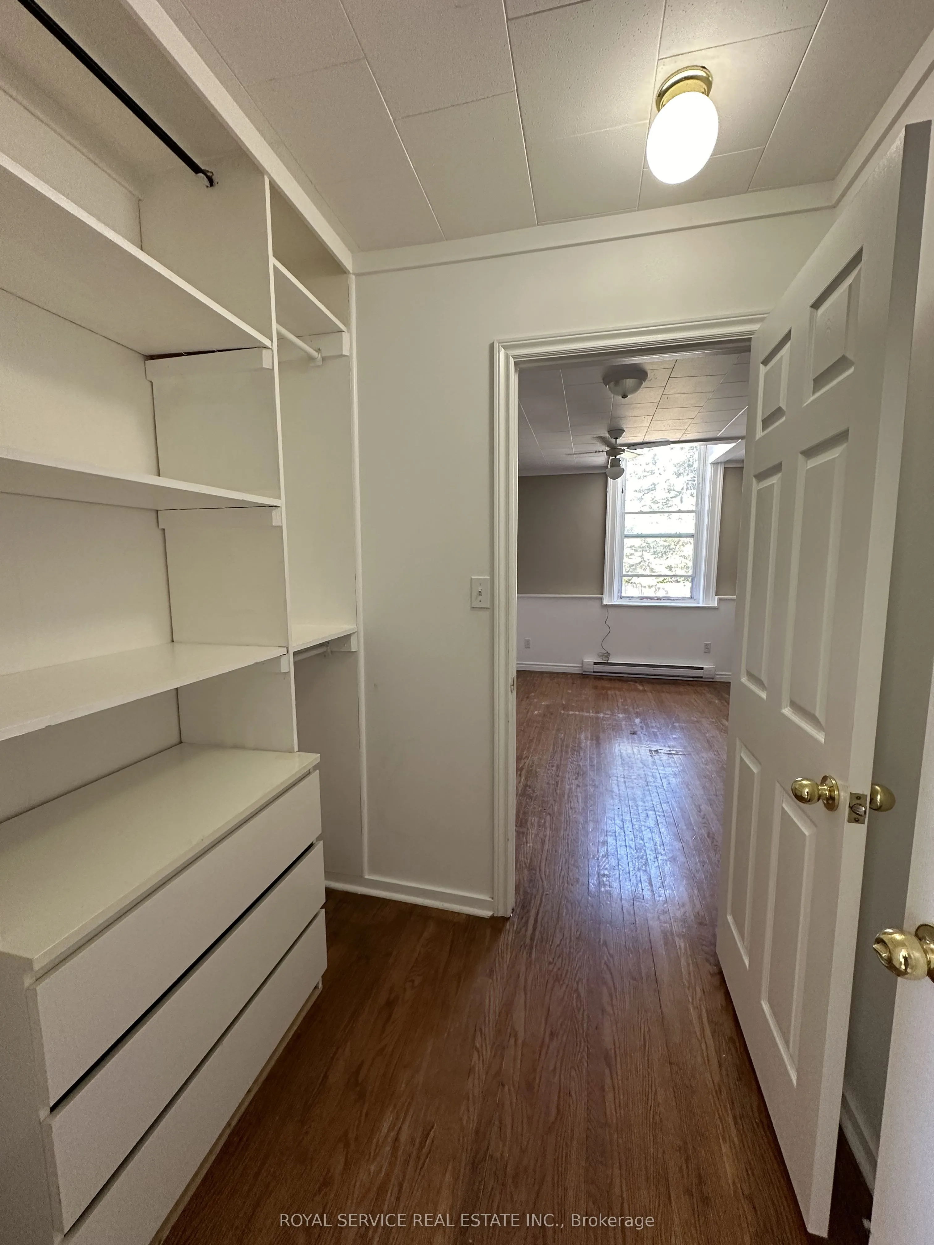 33 King Street E, #6