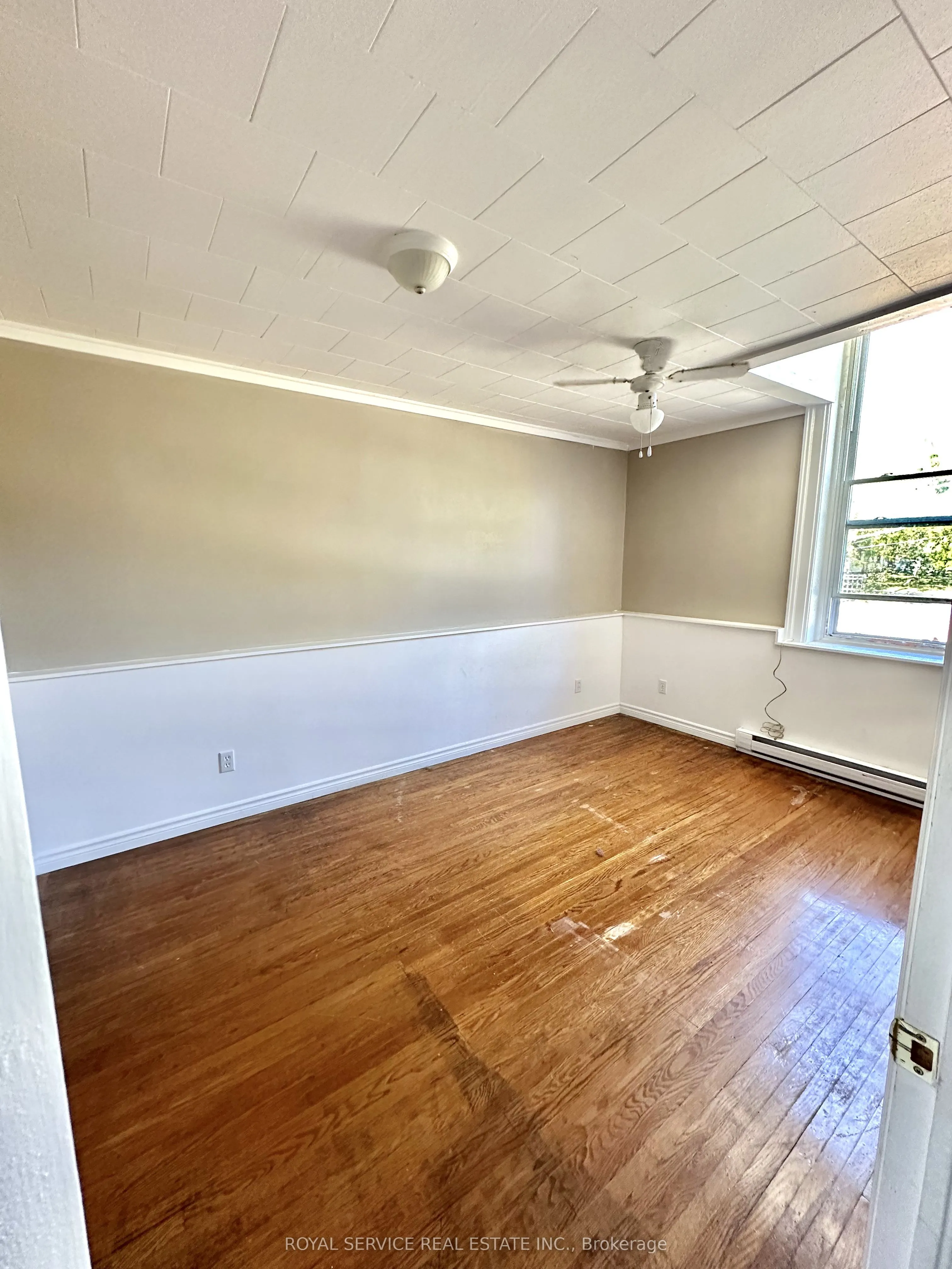 33 King Street E, #6