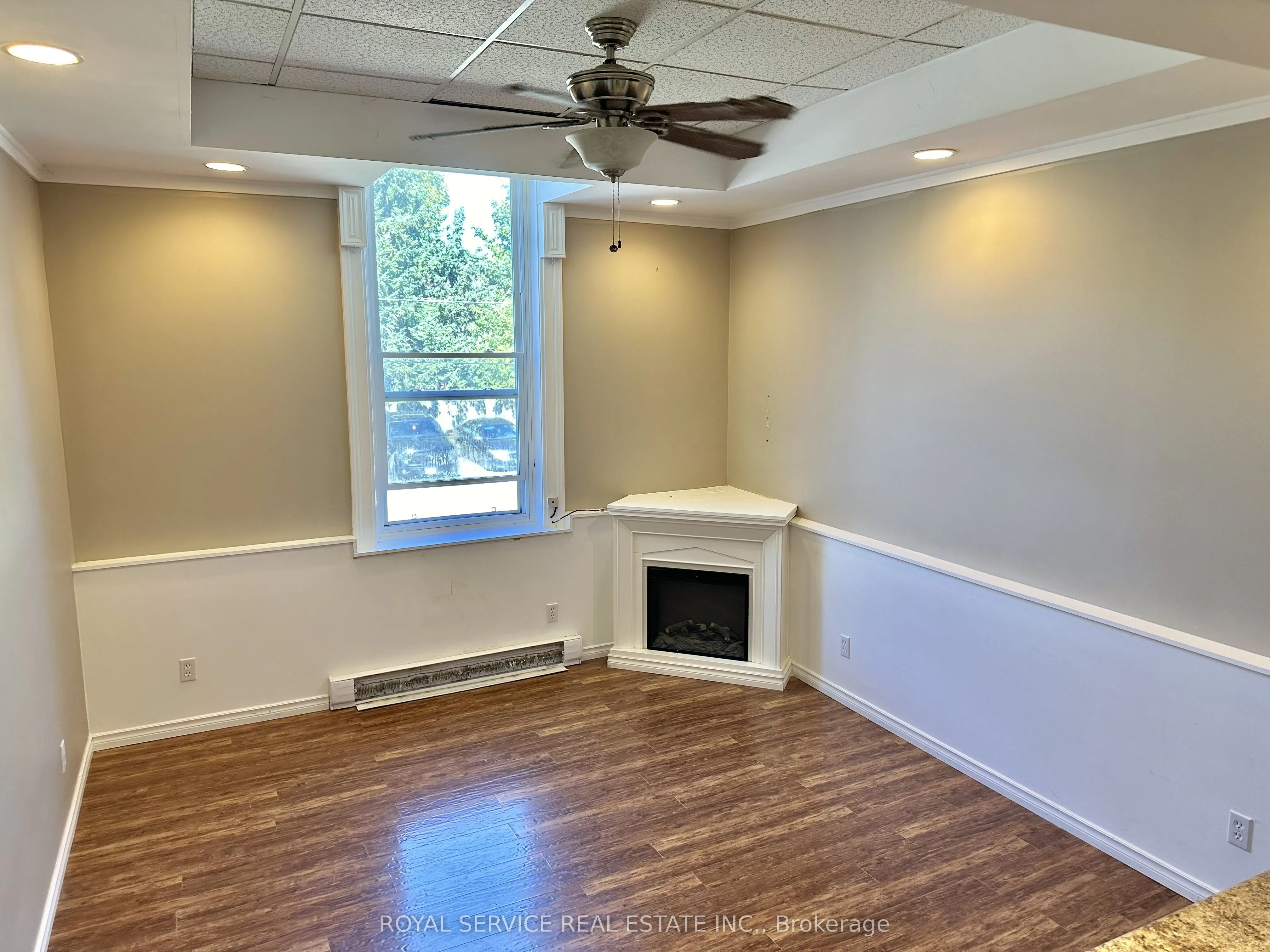 33 King Street E, #6