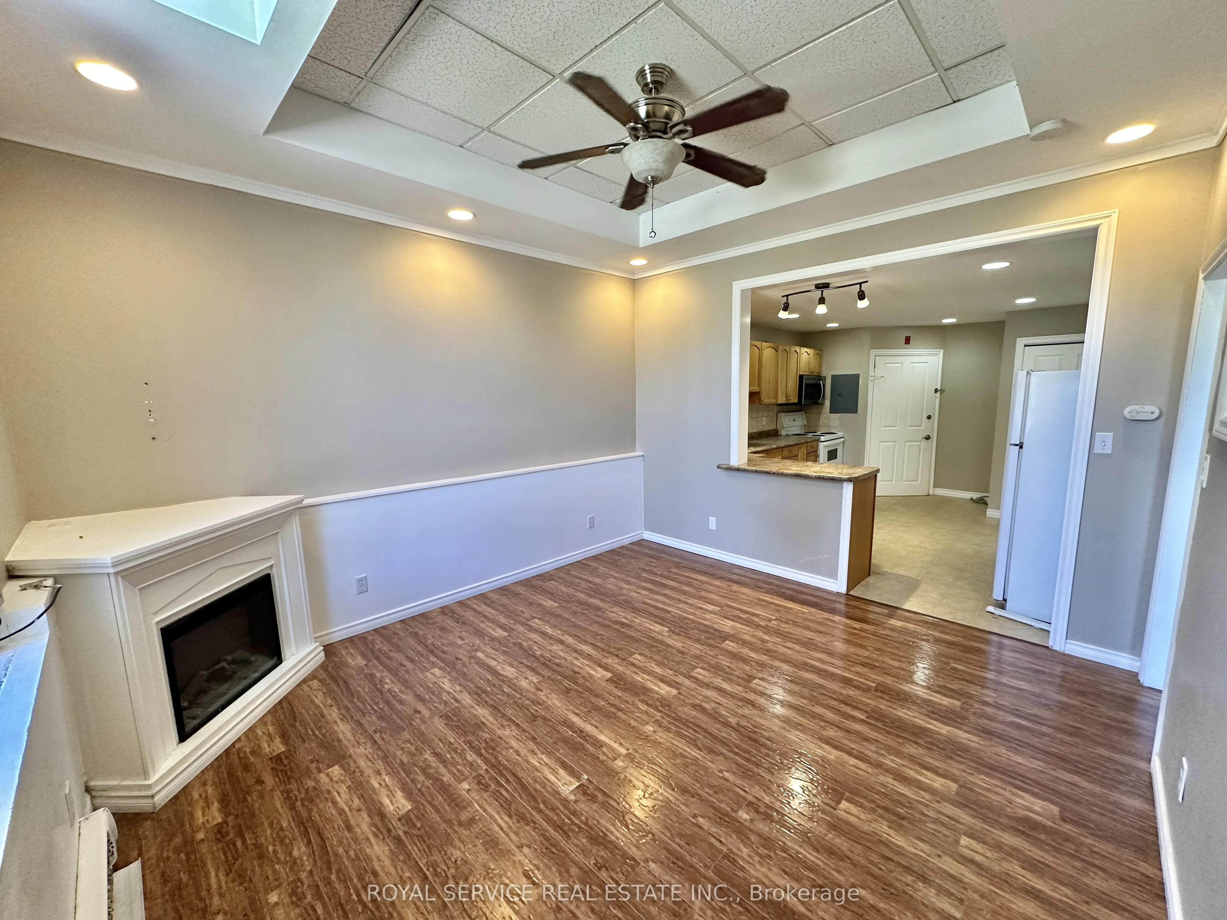 33 King Street E, #6