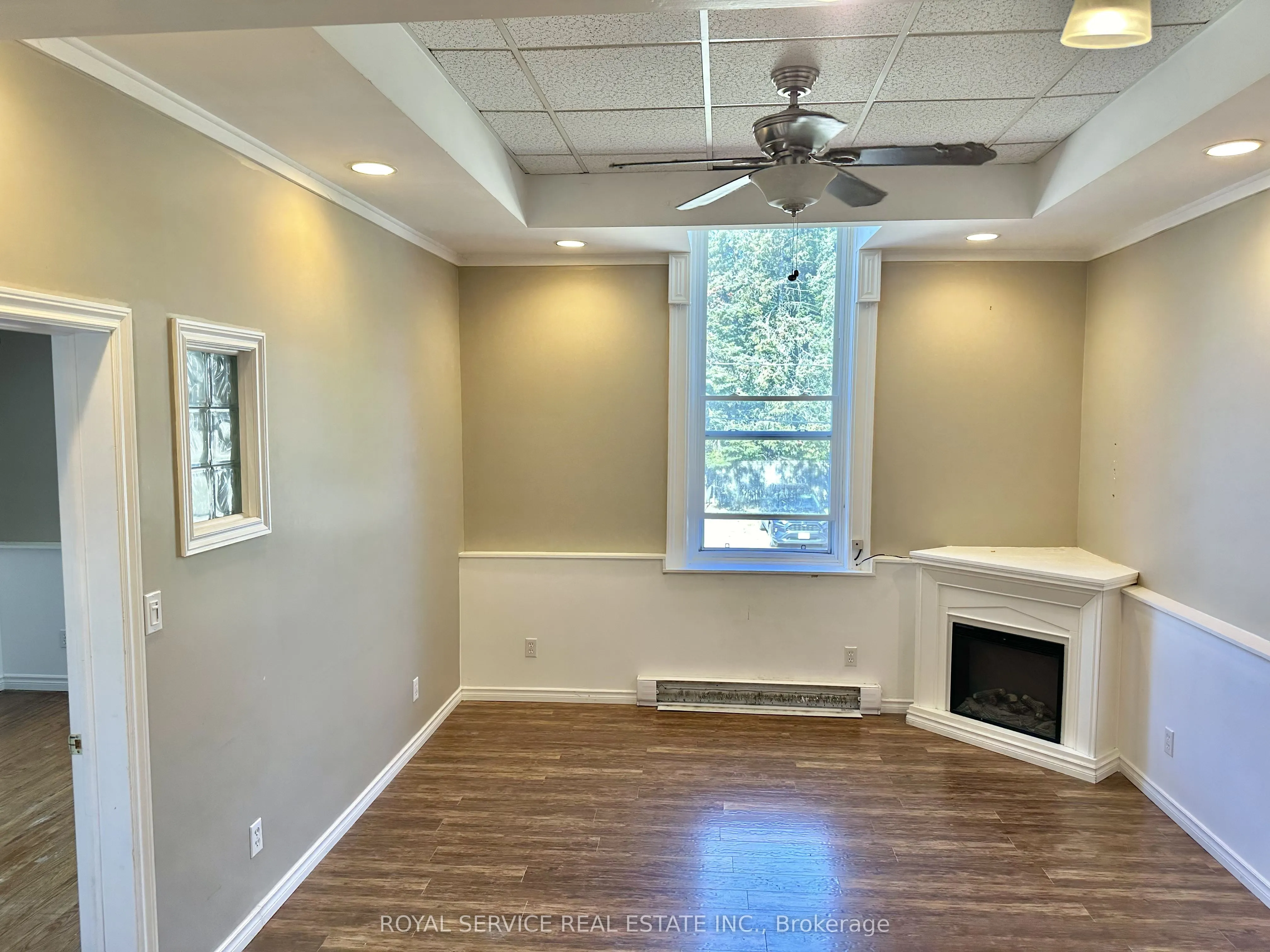 33 King Street E, #6