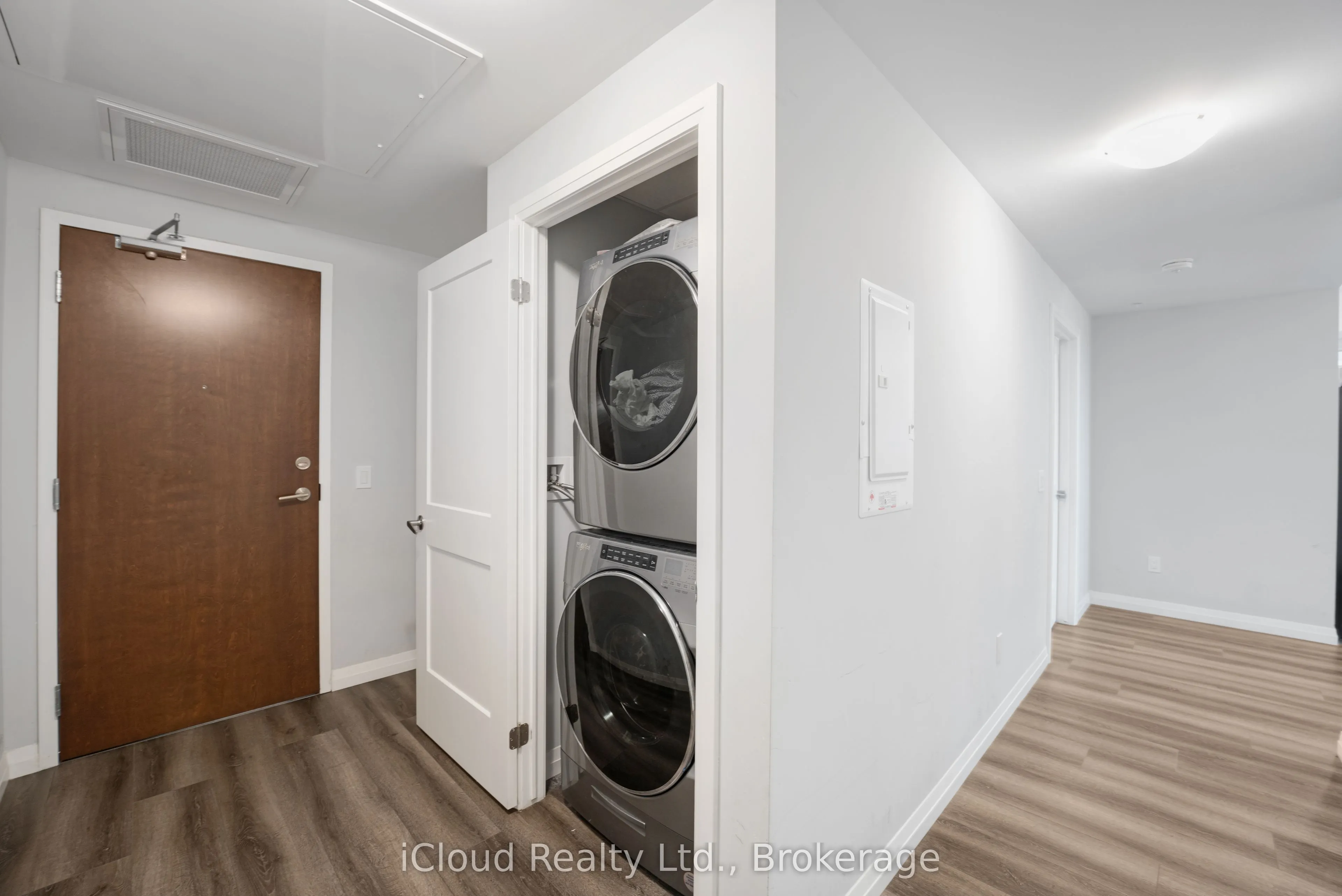 108 Garment Street, #1502