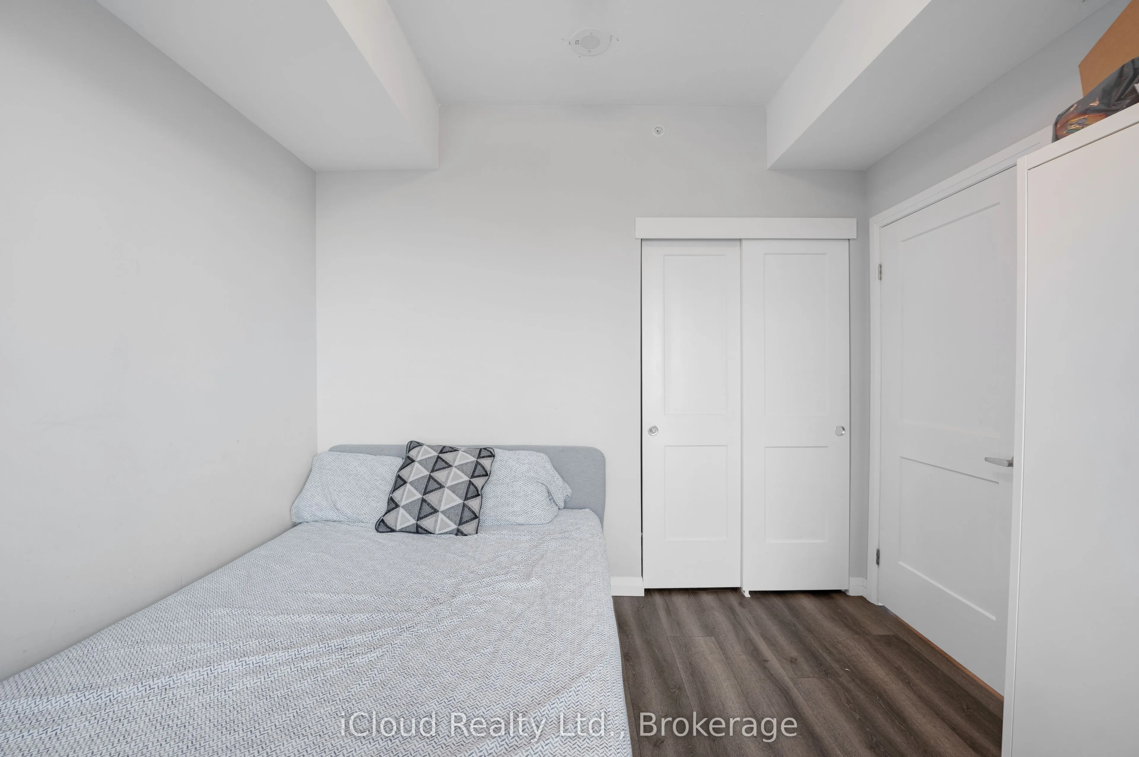 108 Garment Street, #1502