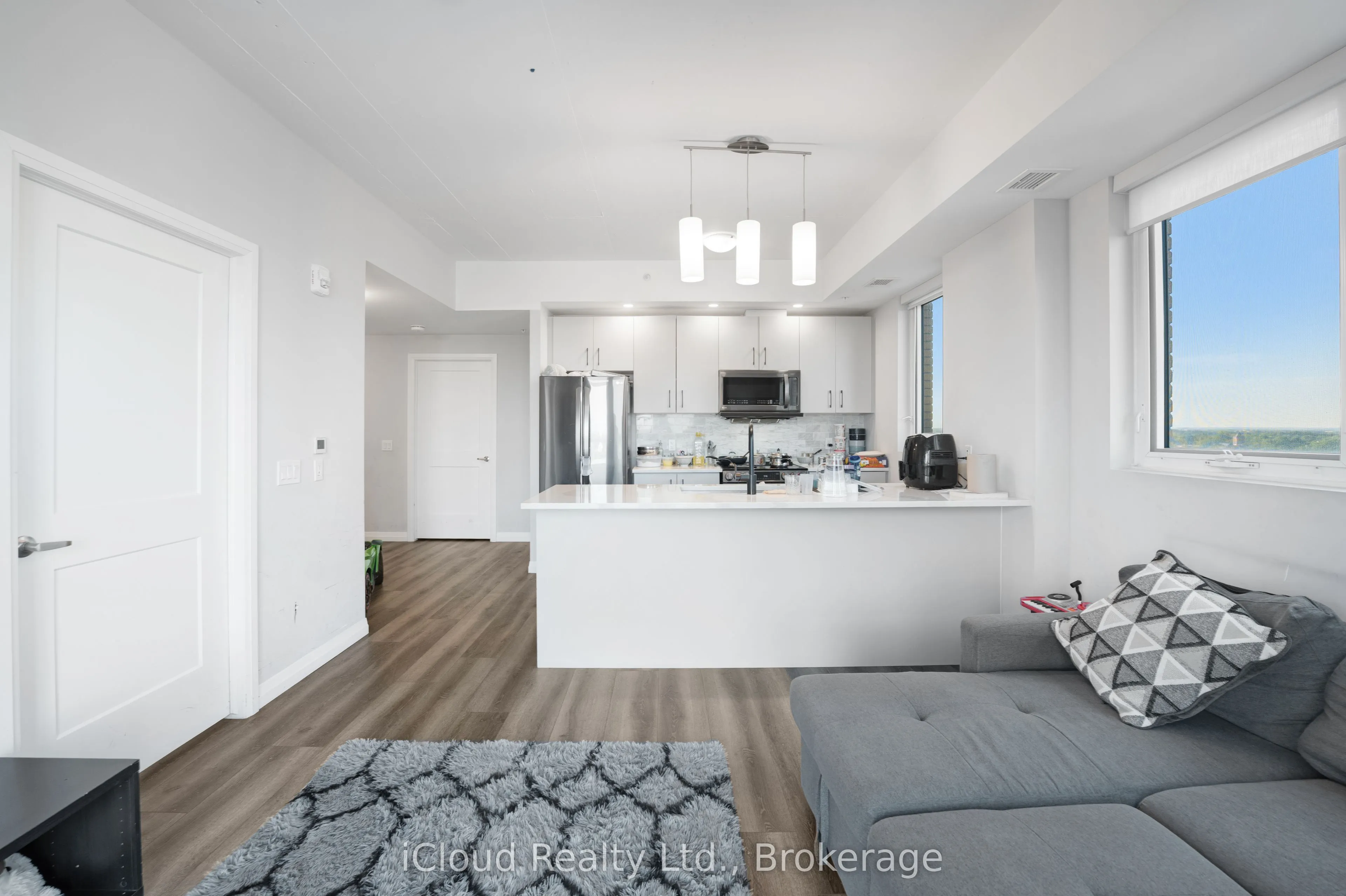108 Garment Street, #1502