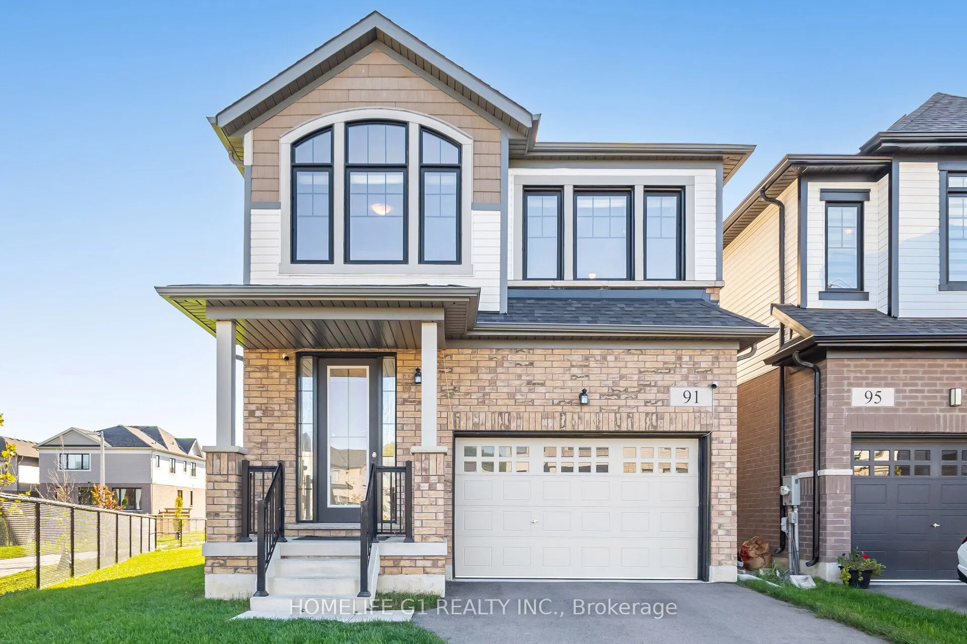 91 Fairey Crescent