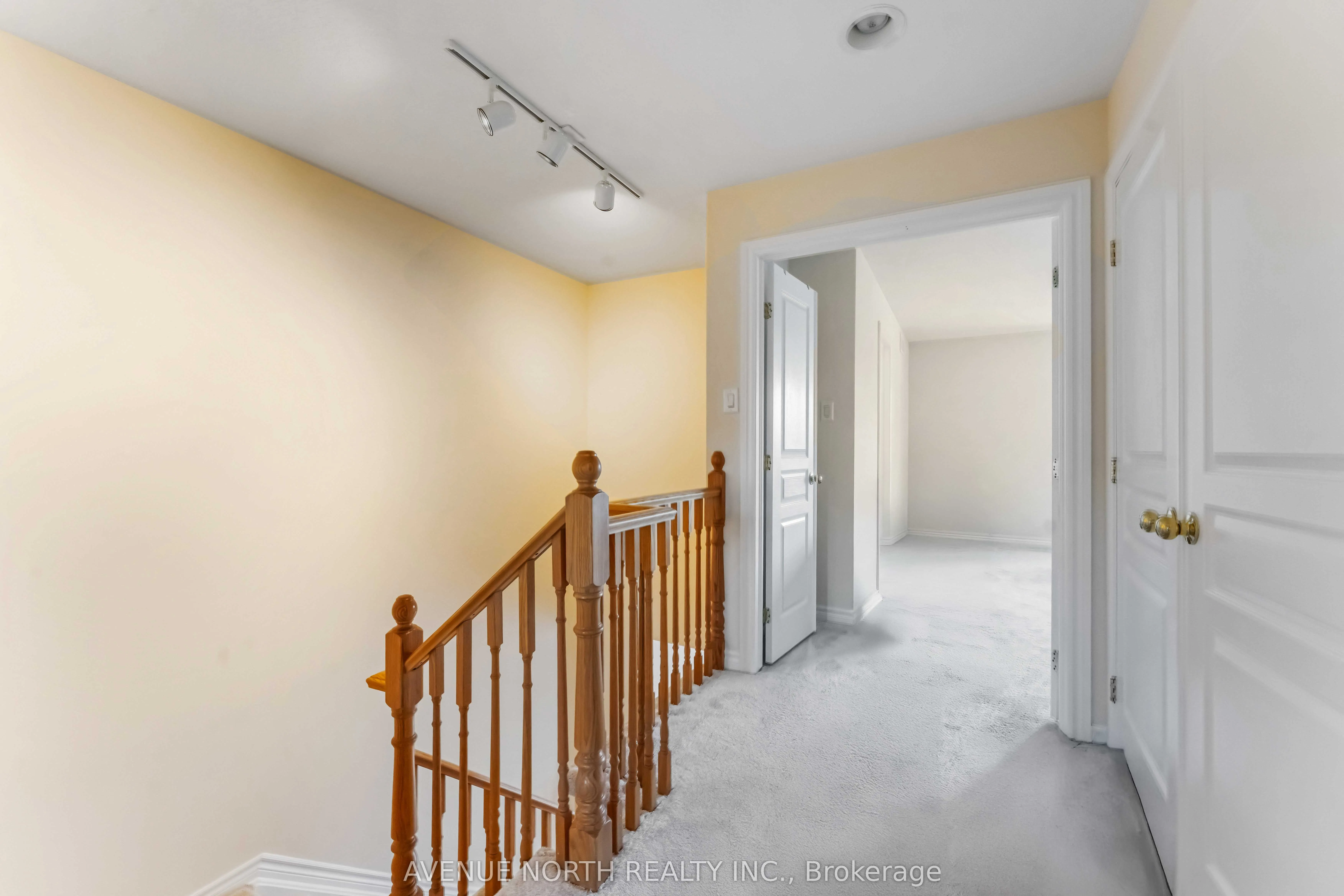 241 Waymark Crescent