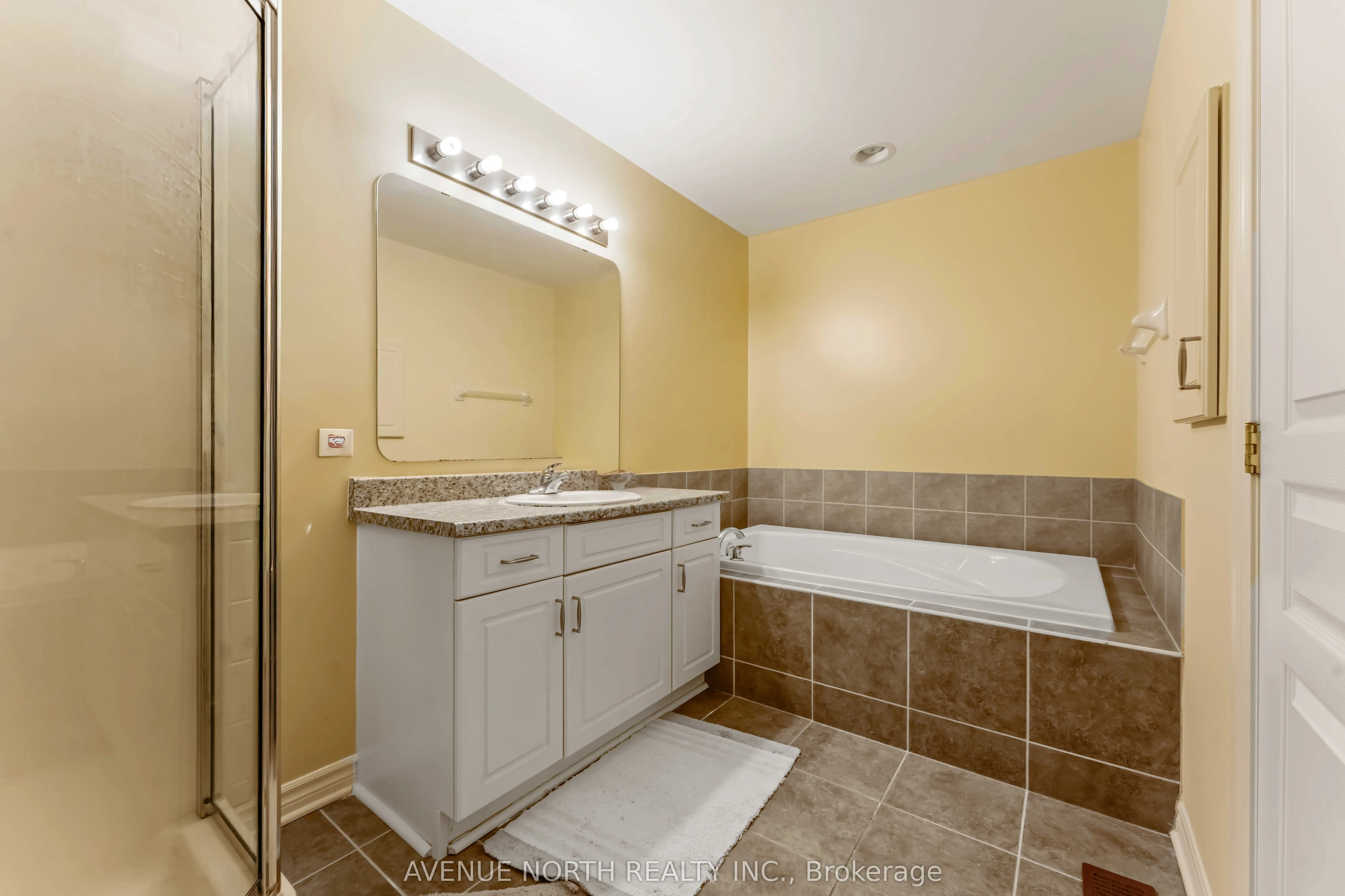 241 Waymark Crescent