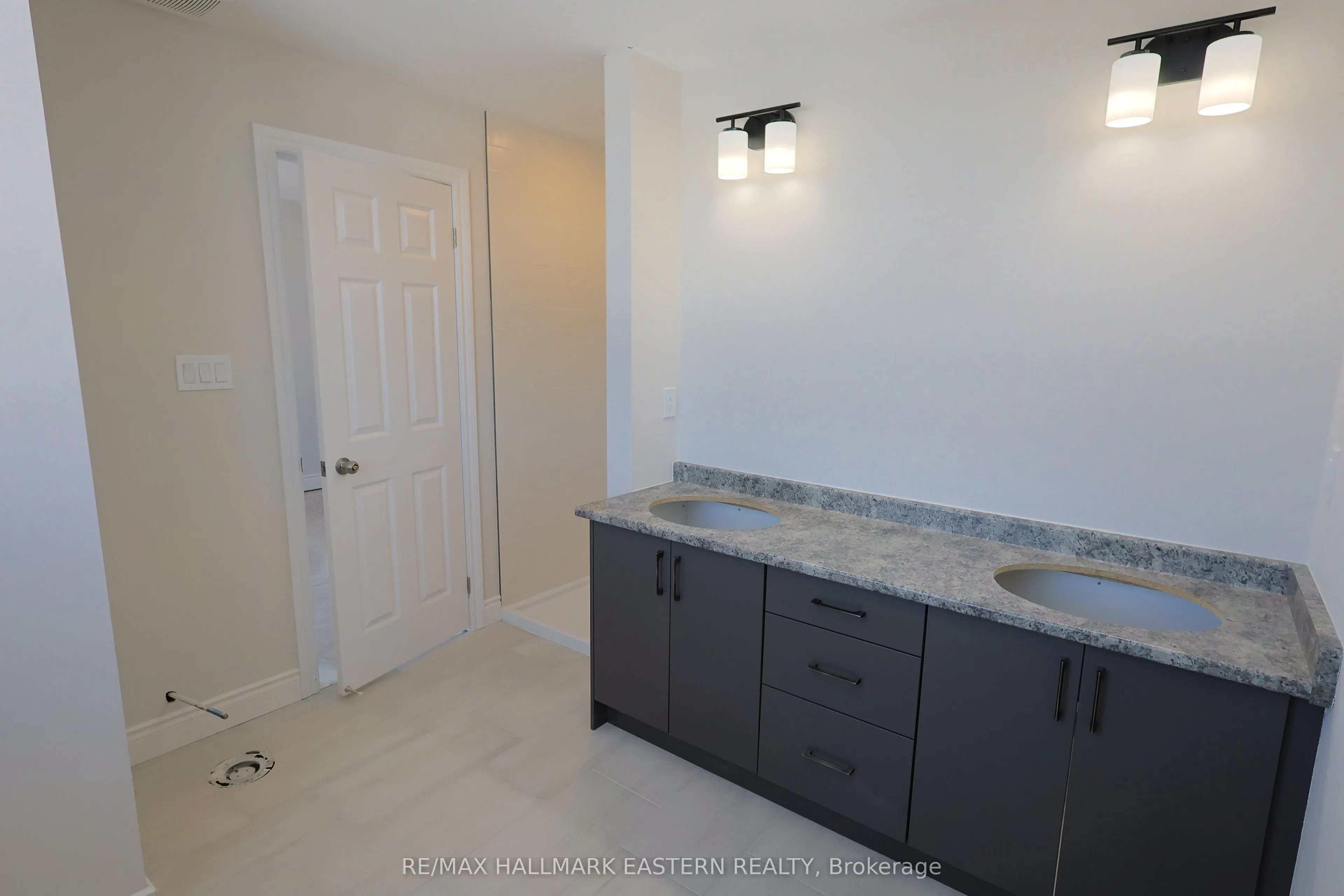 35 COLDBROOK Drive
