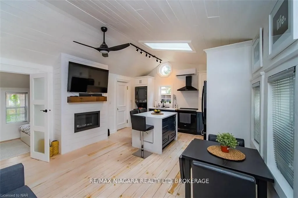 343 Cambridge Road W