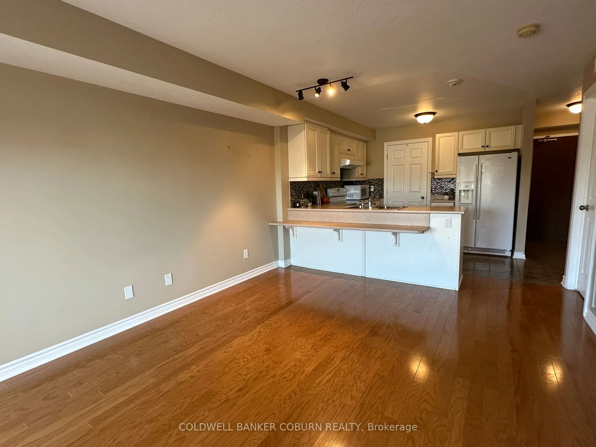 398 Van Buren Street, #301