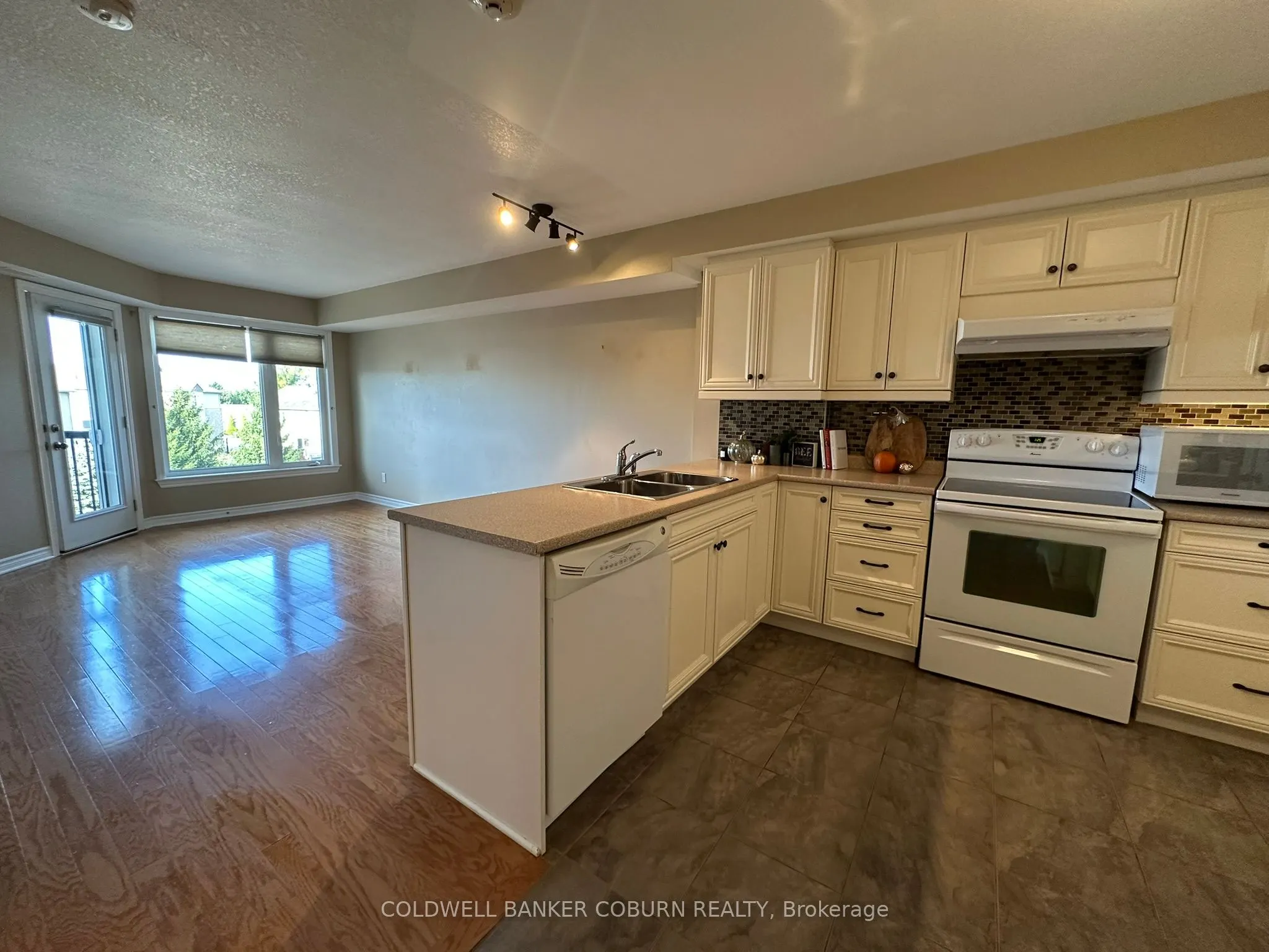 398 Van Buren Street, #301