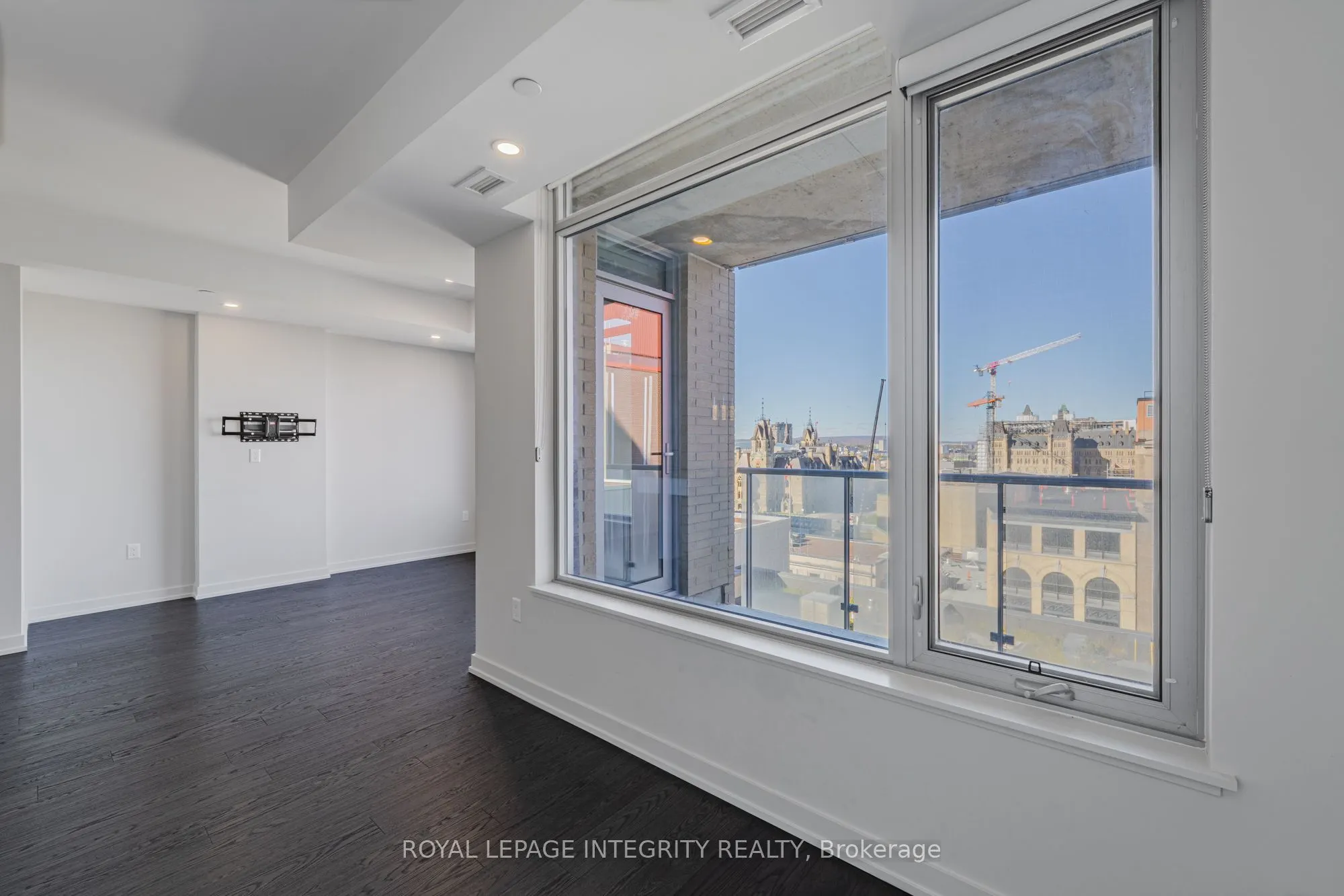 101 Queen Street, #1006