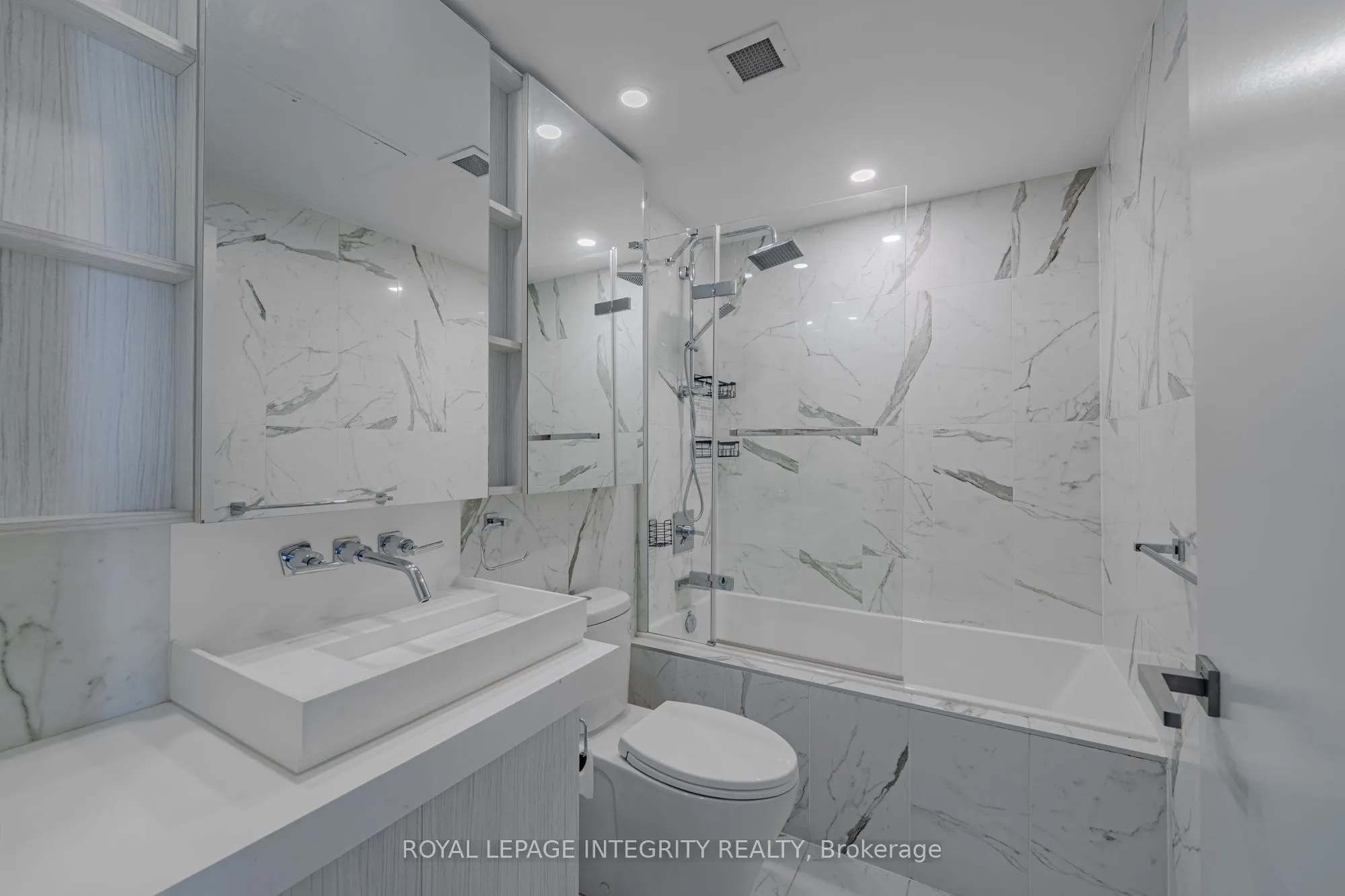 101 Queen Street, #1006