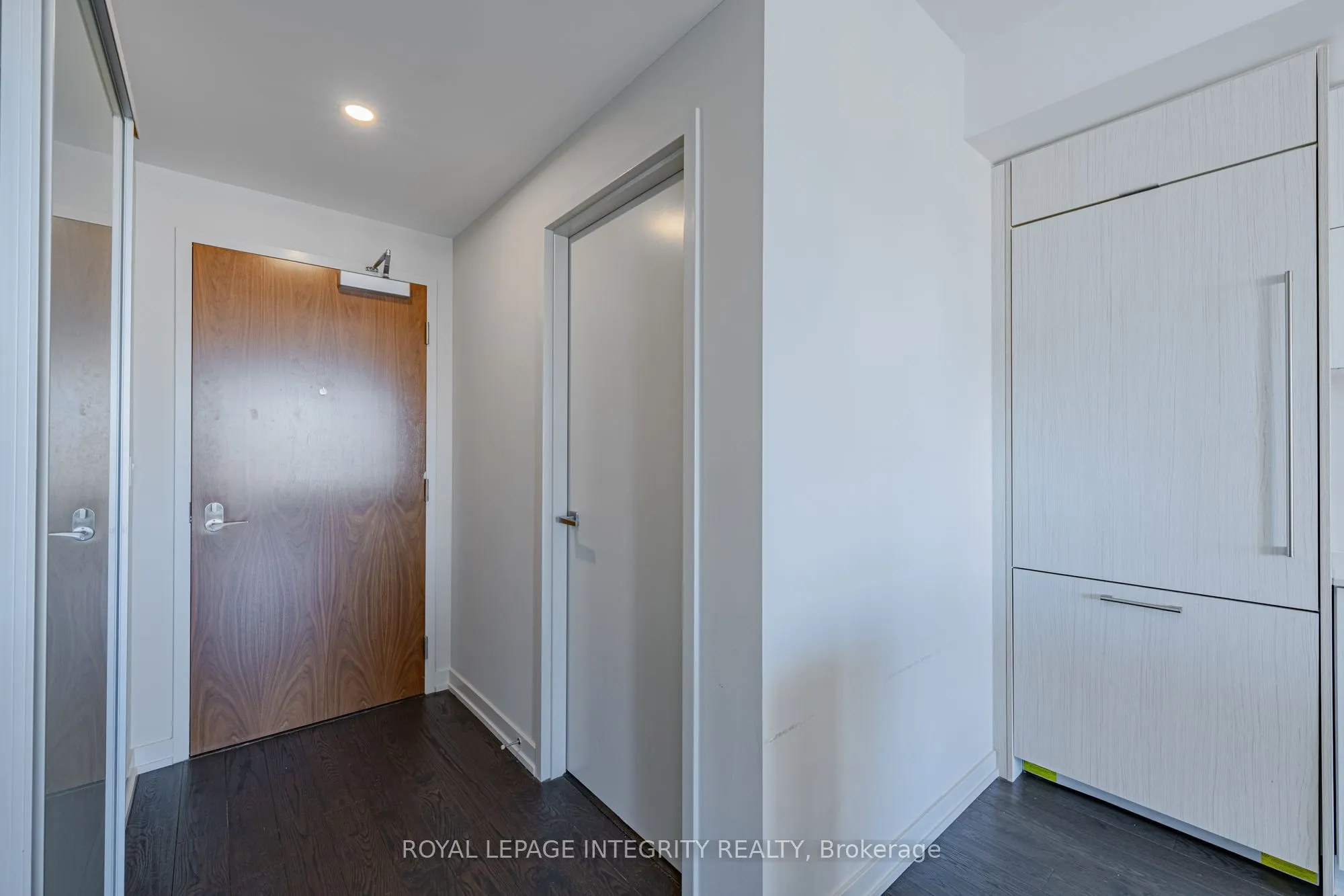 101 Queen Street, #1006