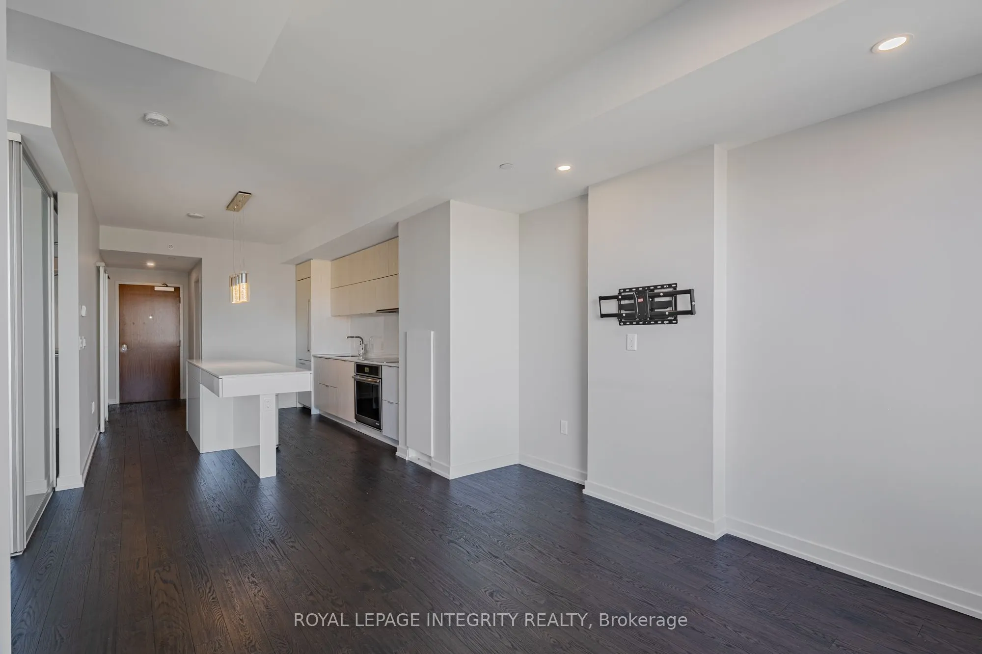 101 Queen Street, #1006