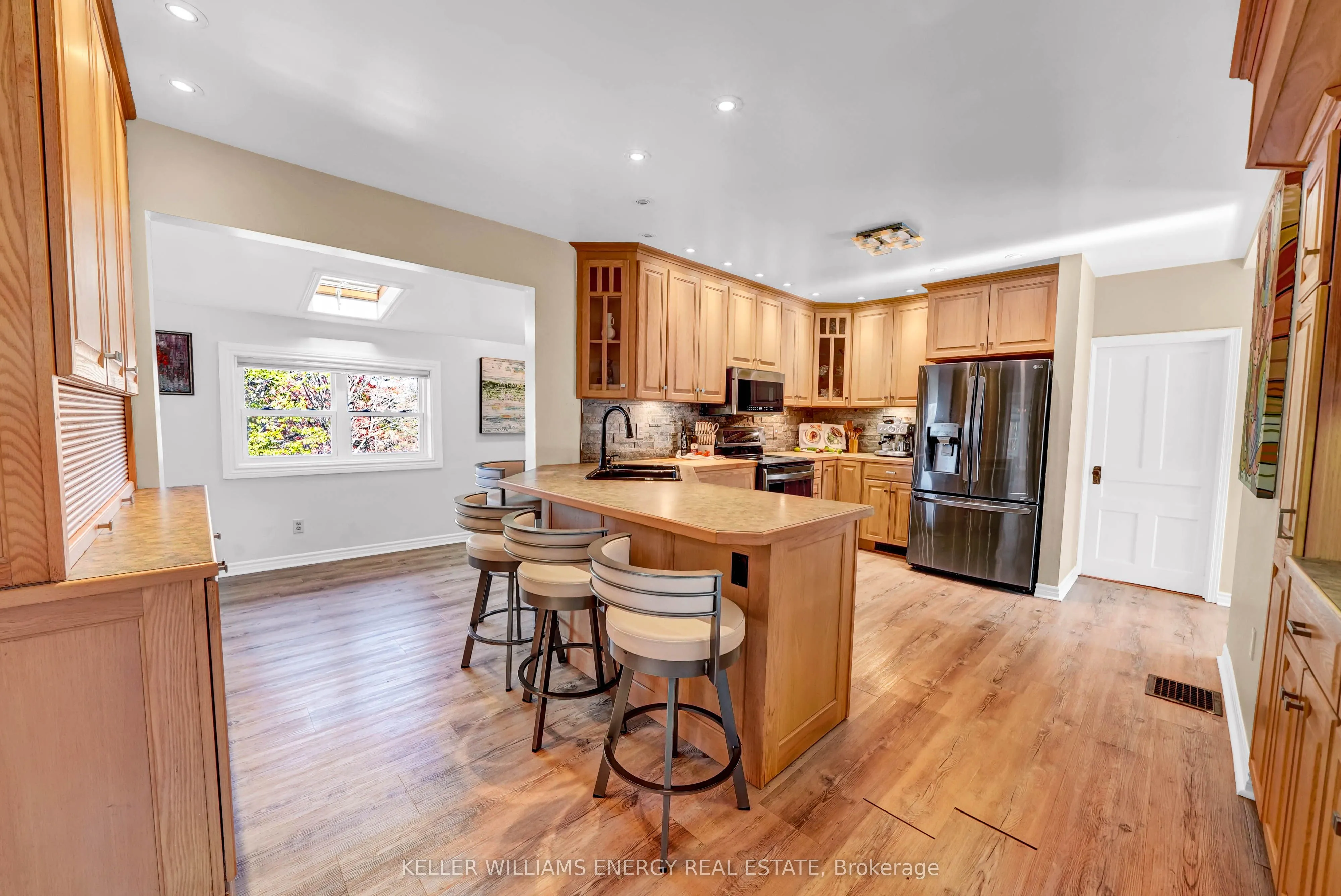 11858 Loyalist Parkway