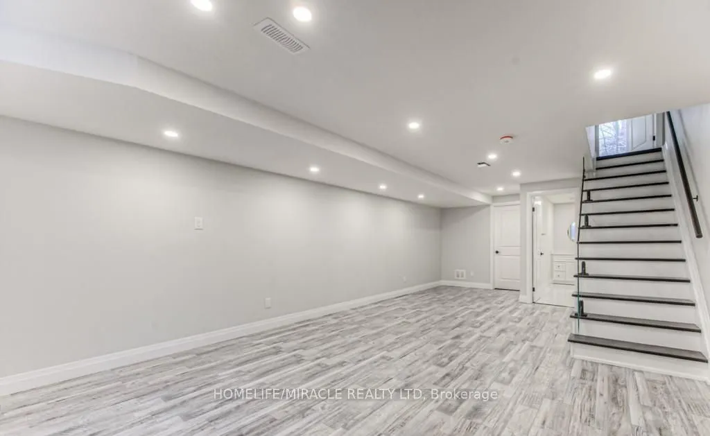 152 Overlea Drive