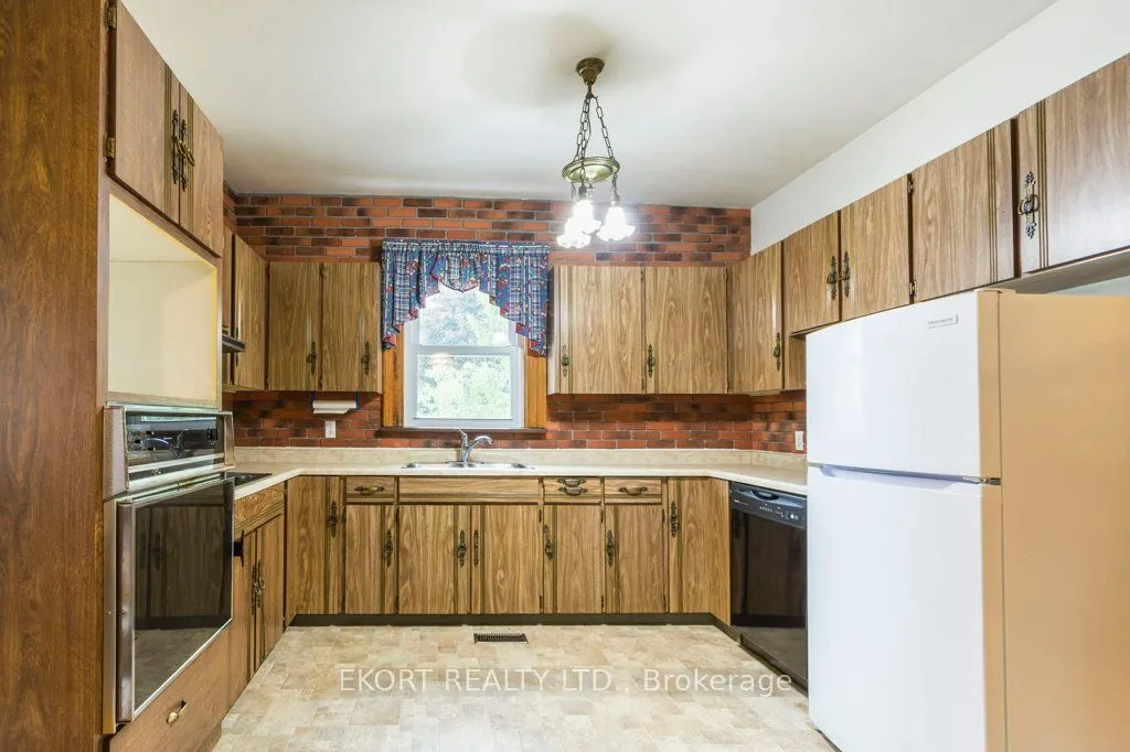 2422 County Rd 3 Road