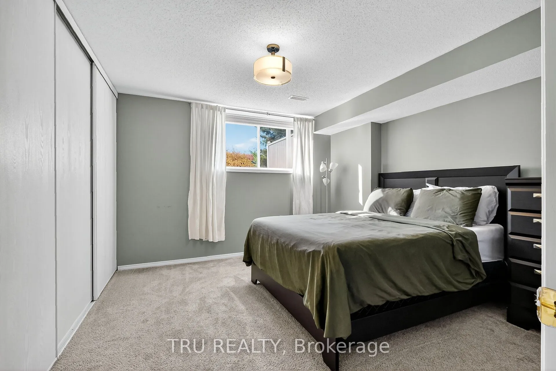 320 CRESTHAVEN Drive, #21