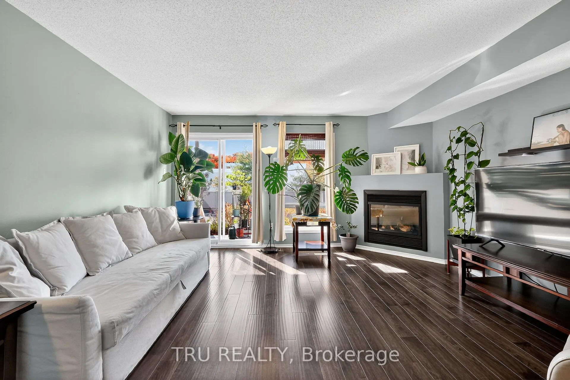 320 CRESTHAVEN Drive, #21