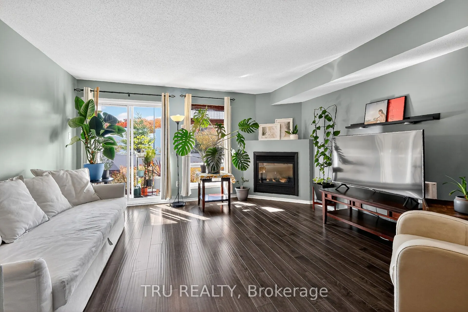 320 CRESTHAVEN Drive, #21