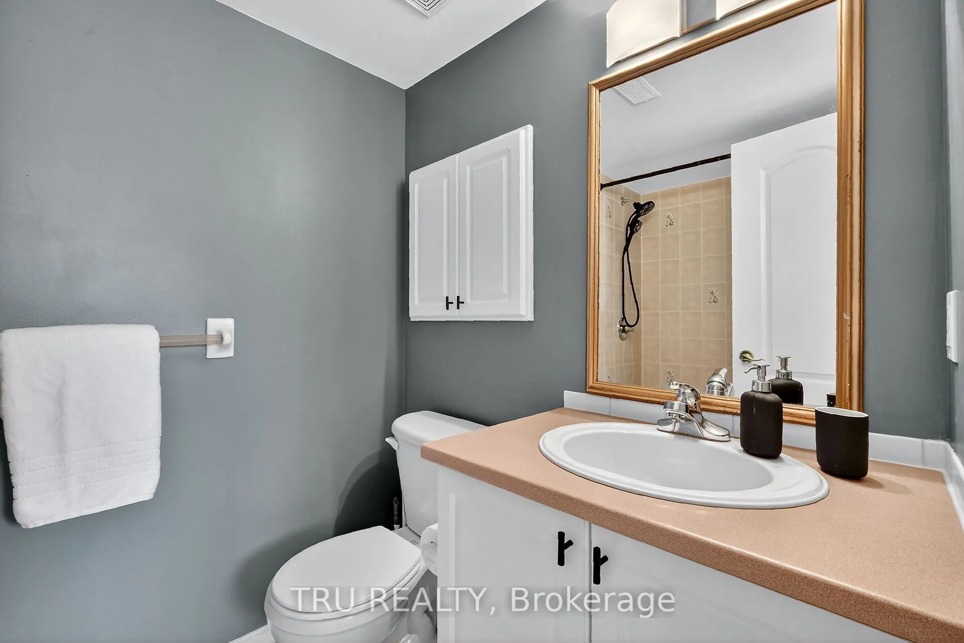 320 CRESTHAVEN Drive, #21