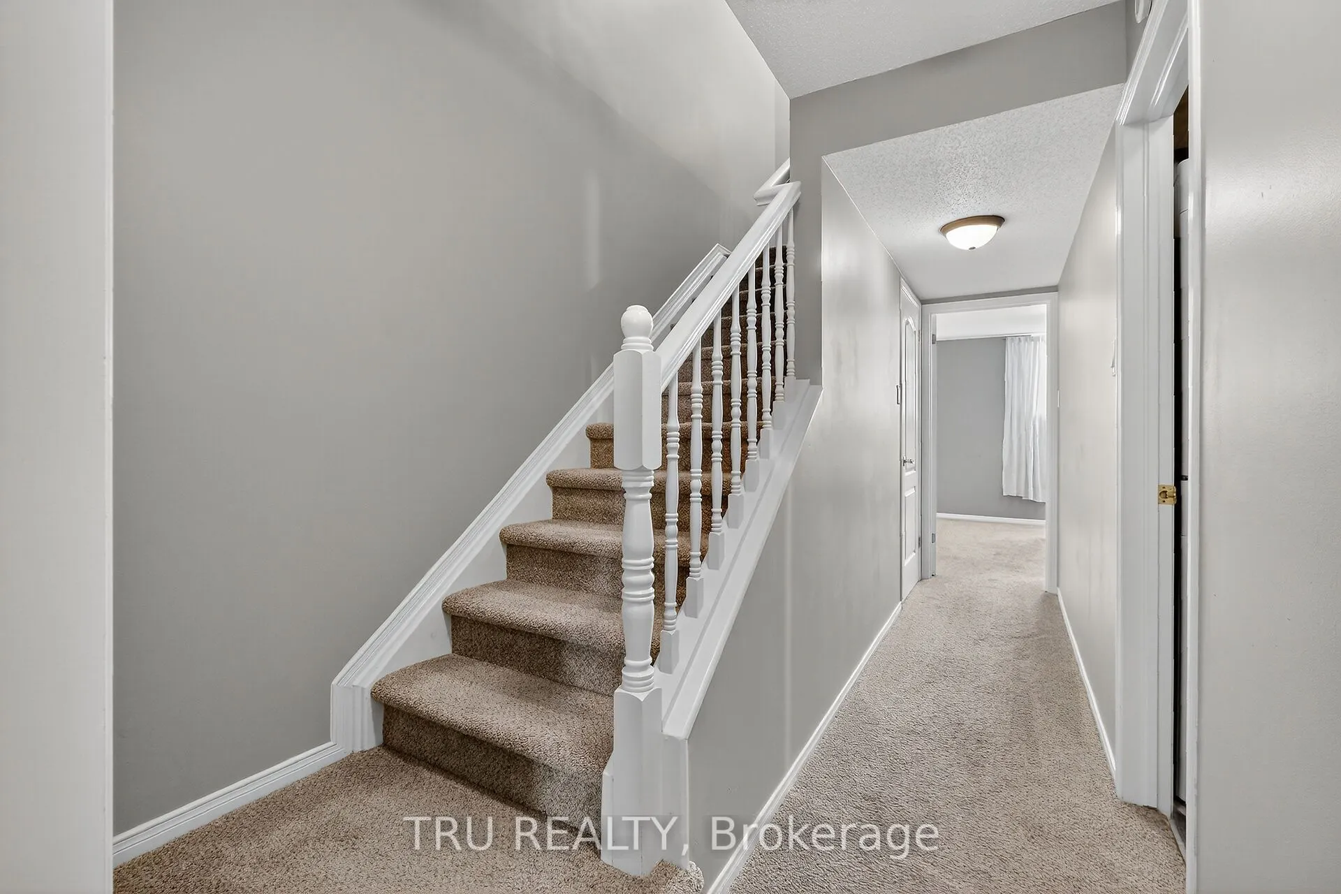320 CRESTHAVEN Drive, #21
