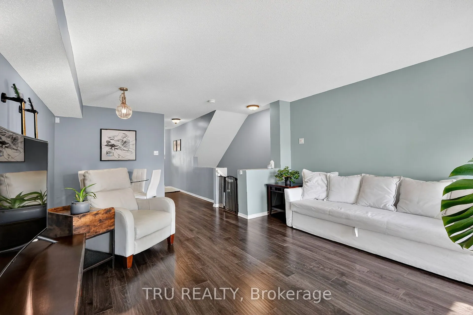 320 CRESTHAVEN Drive, #21