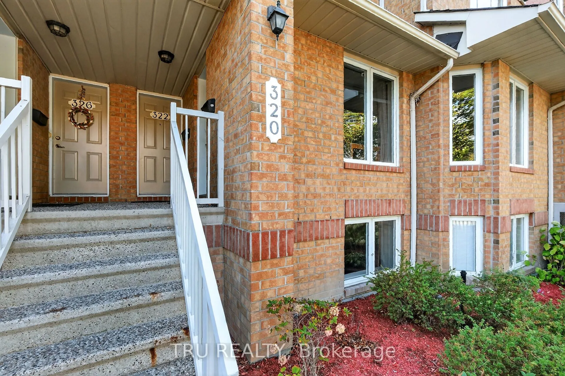 320 CRESTHAVEN Drive, #21