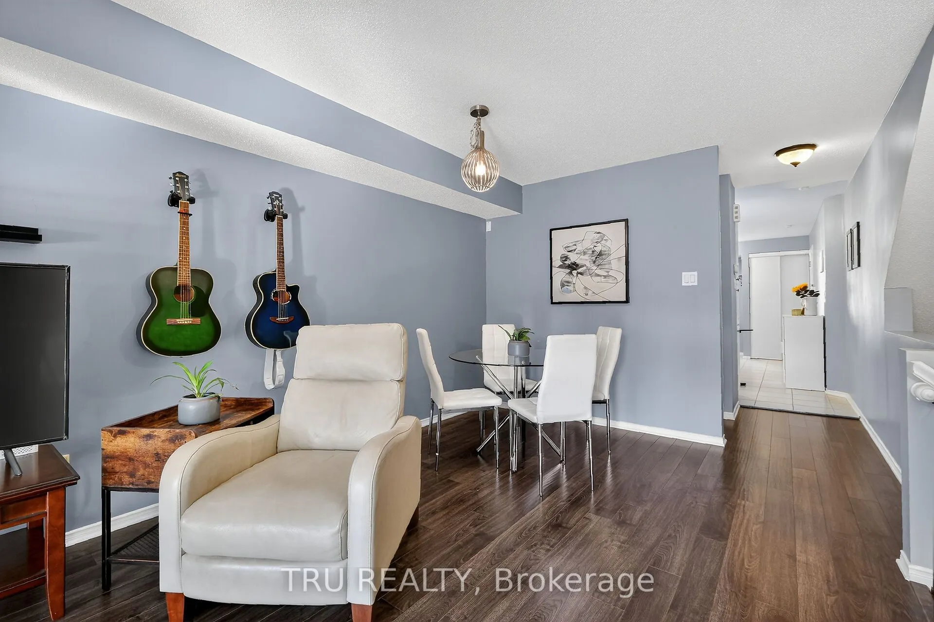 320 CRESTHAVEN Drive, #21