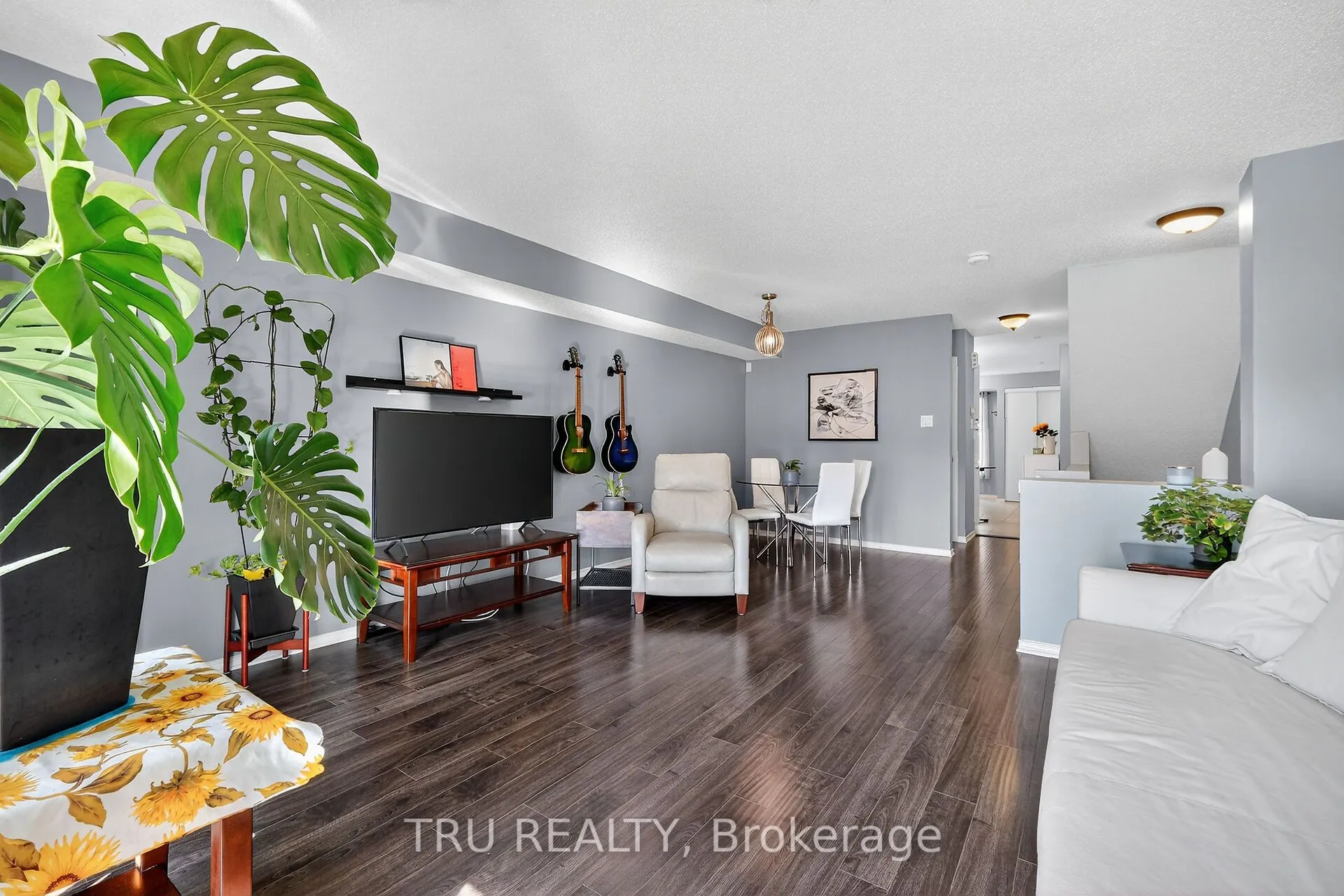 320 CRESTHAVEN Drive, #21