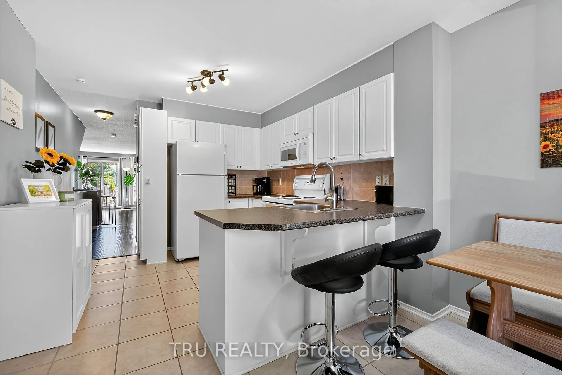 320 CRESTHAVEN Drive, #21