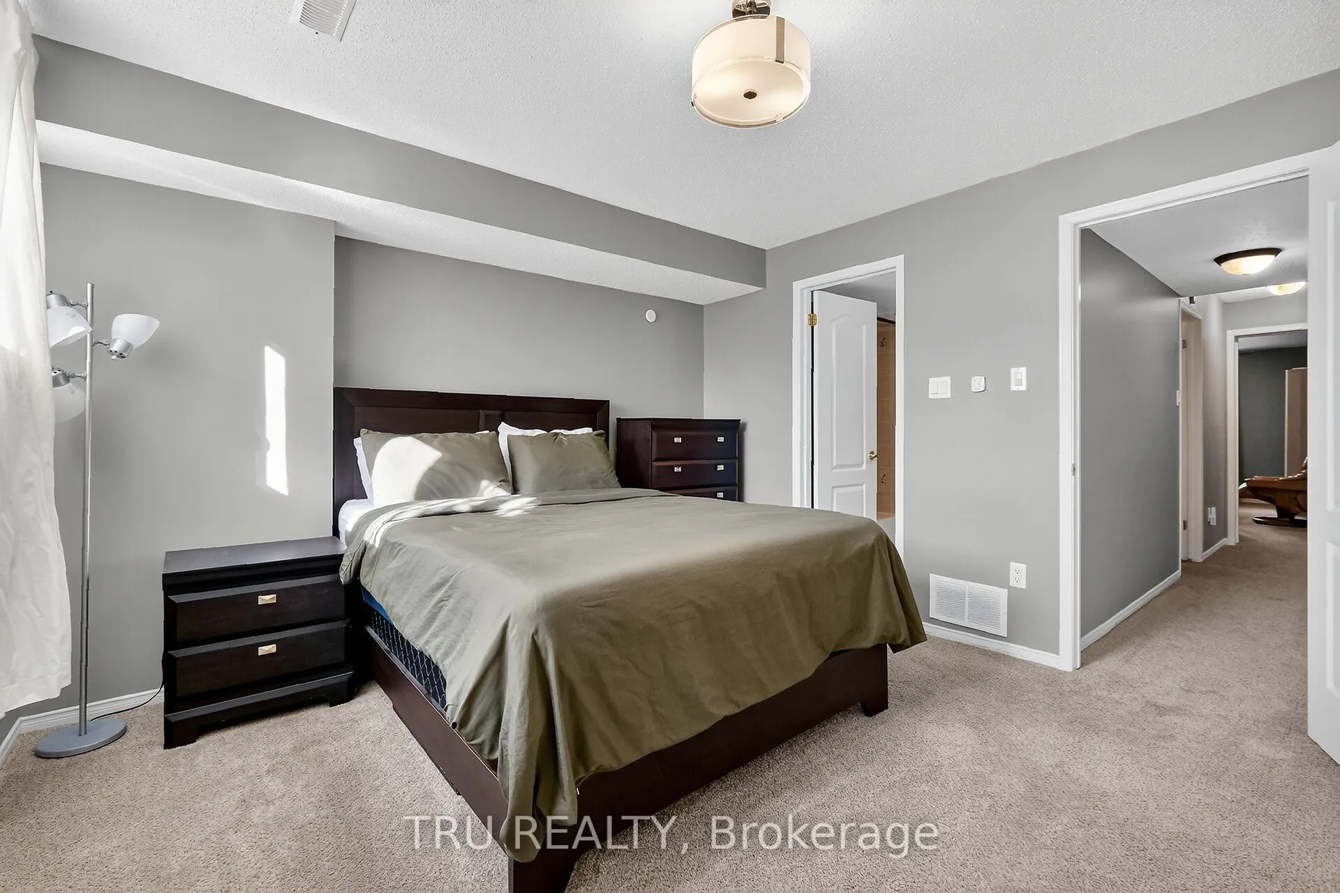 320 CRESTHAVEN Drive, #21
