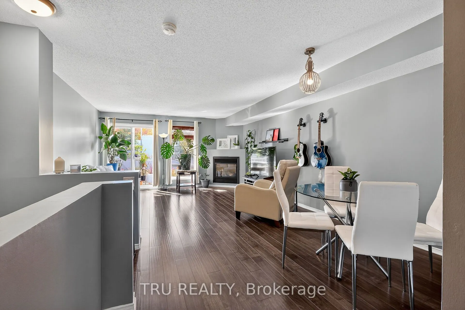 320 CRESTHAVEN Drive, #21