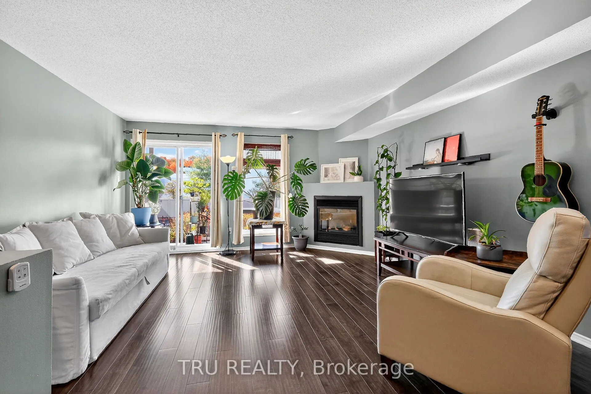 320 CRESTHAVEN Drive, #21