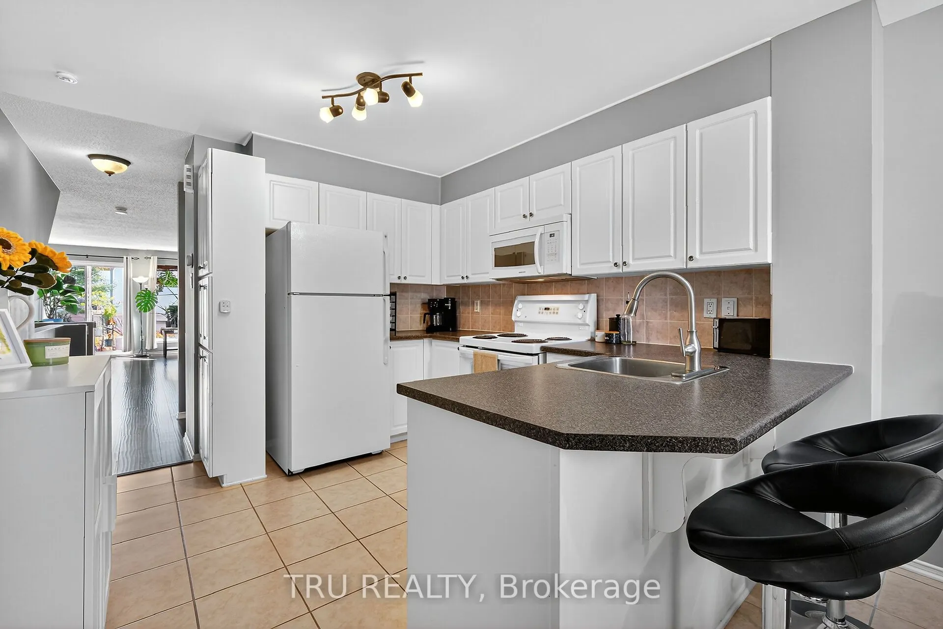 320 CRESTHAVEN Drive, #21