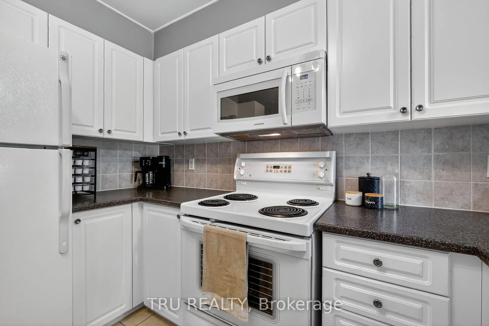 320 CRESTHAVEN Drive, #21