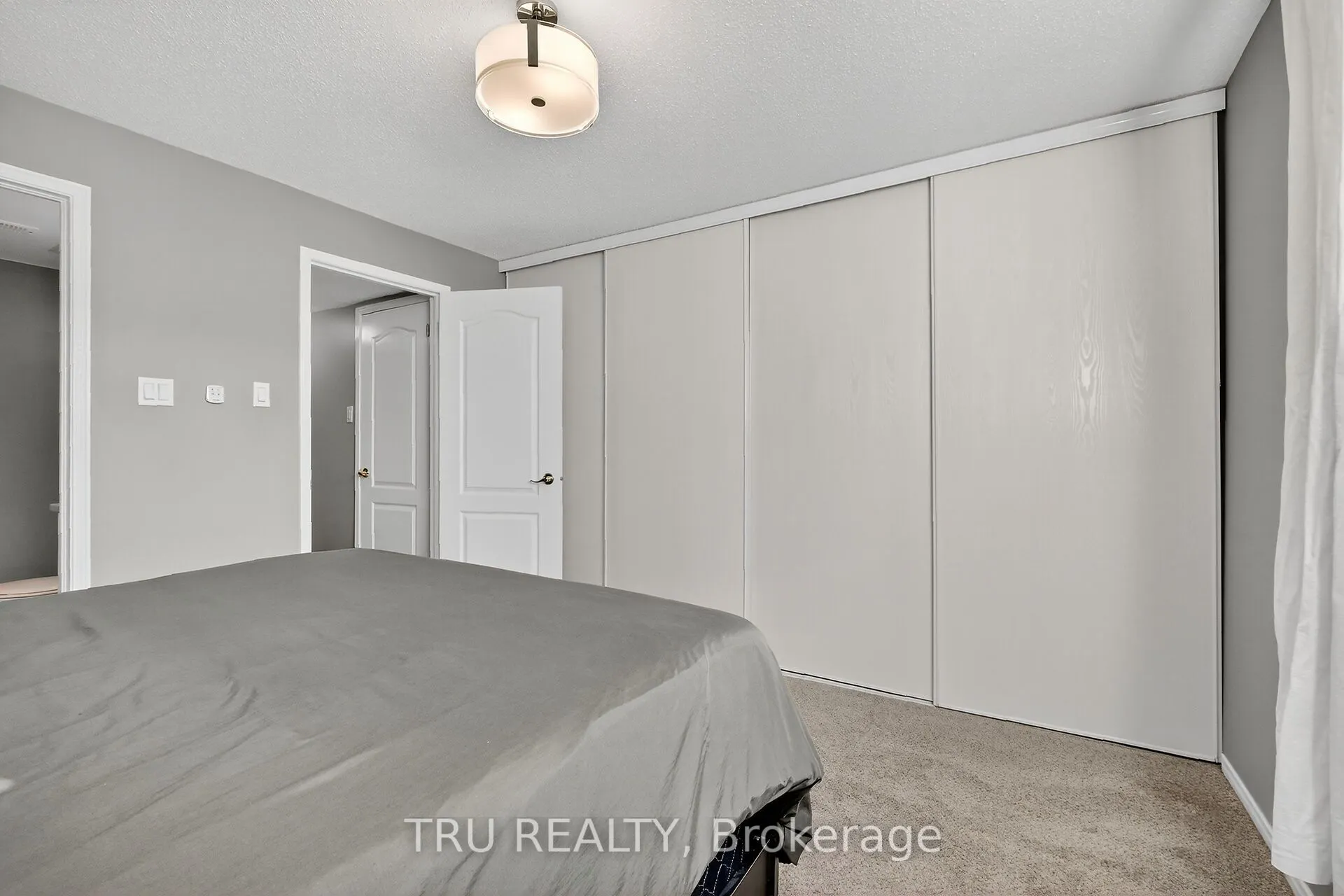 320 CRESTHAVEN Drive, #21