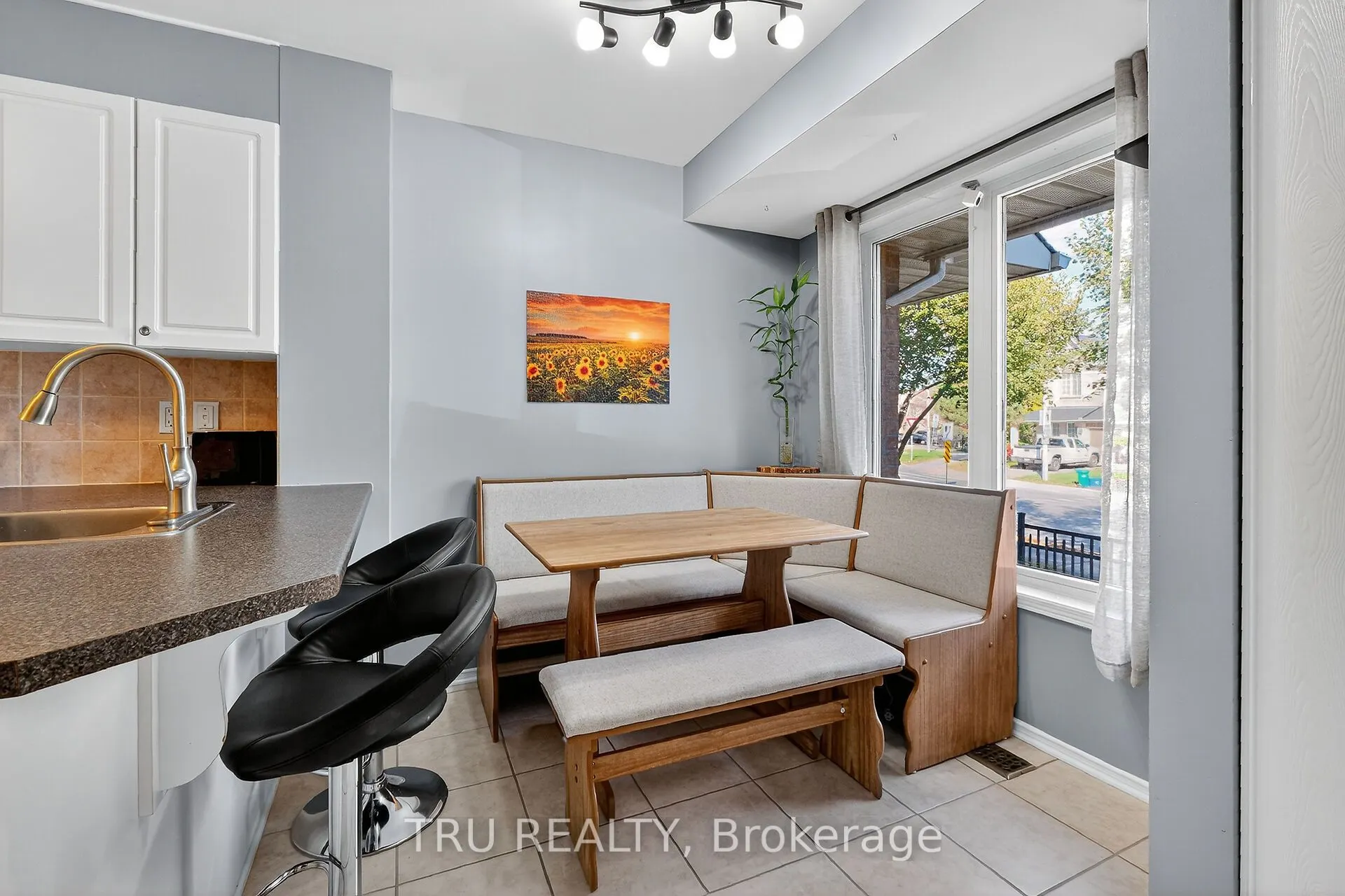 320 CRESTHAVEN Drive, #21