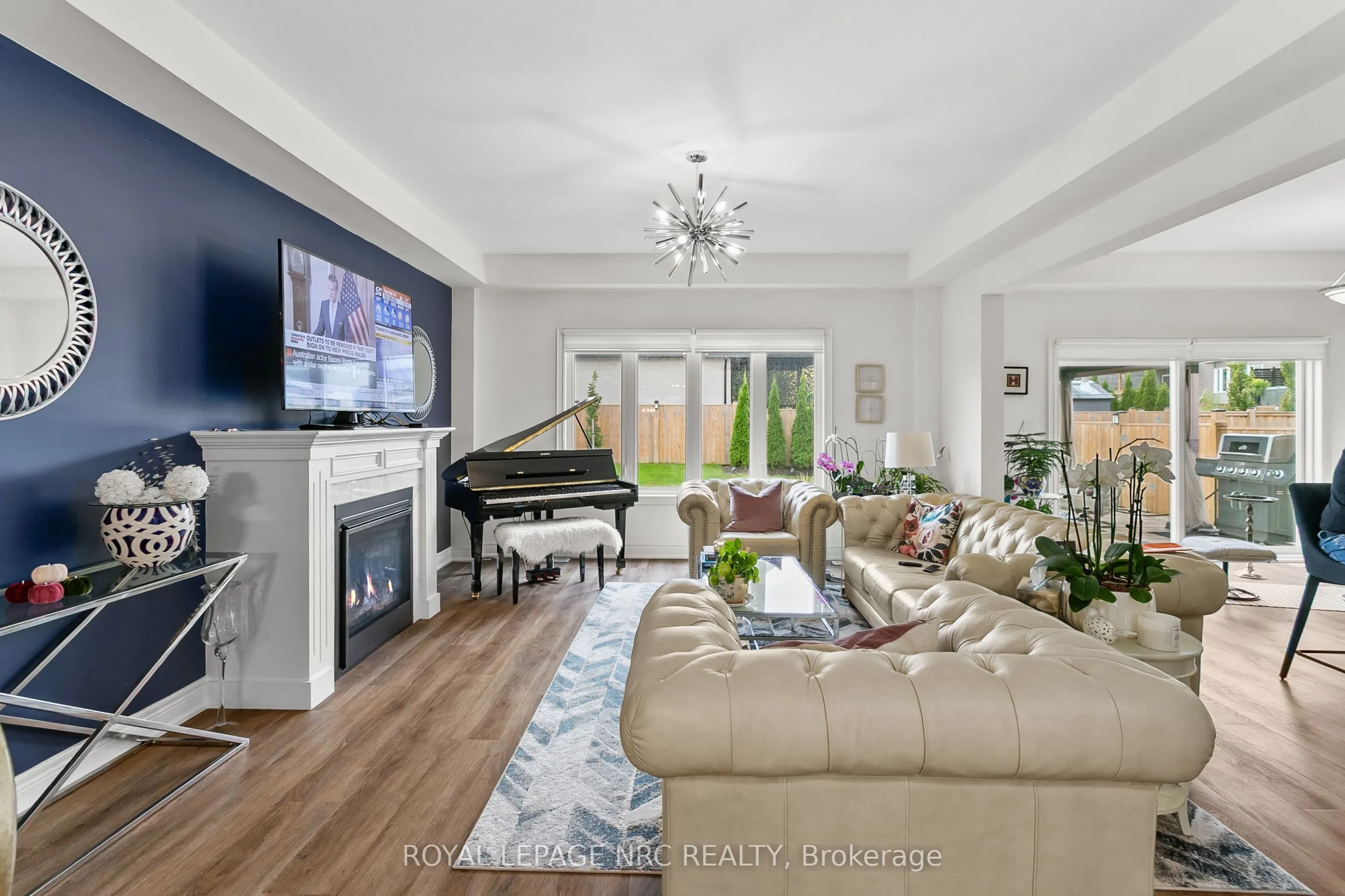 3593 CAROLINIA Court
