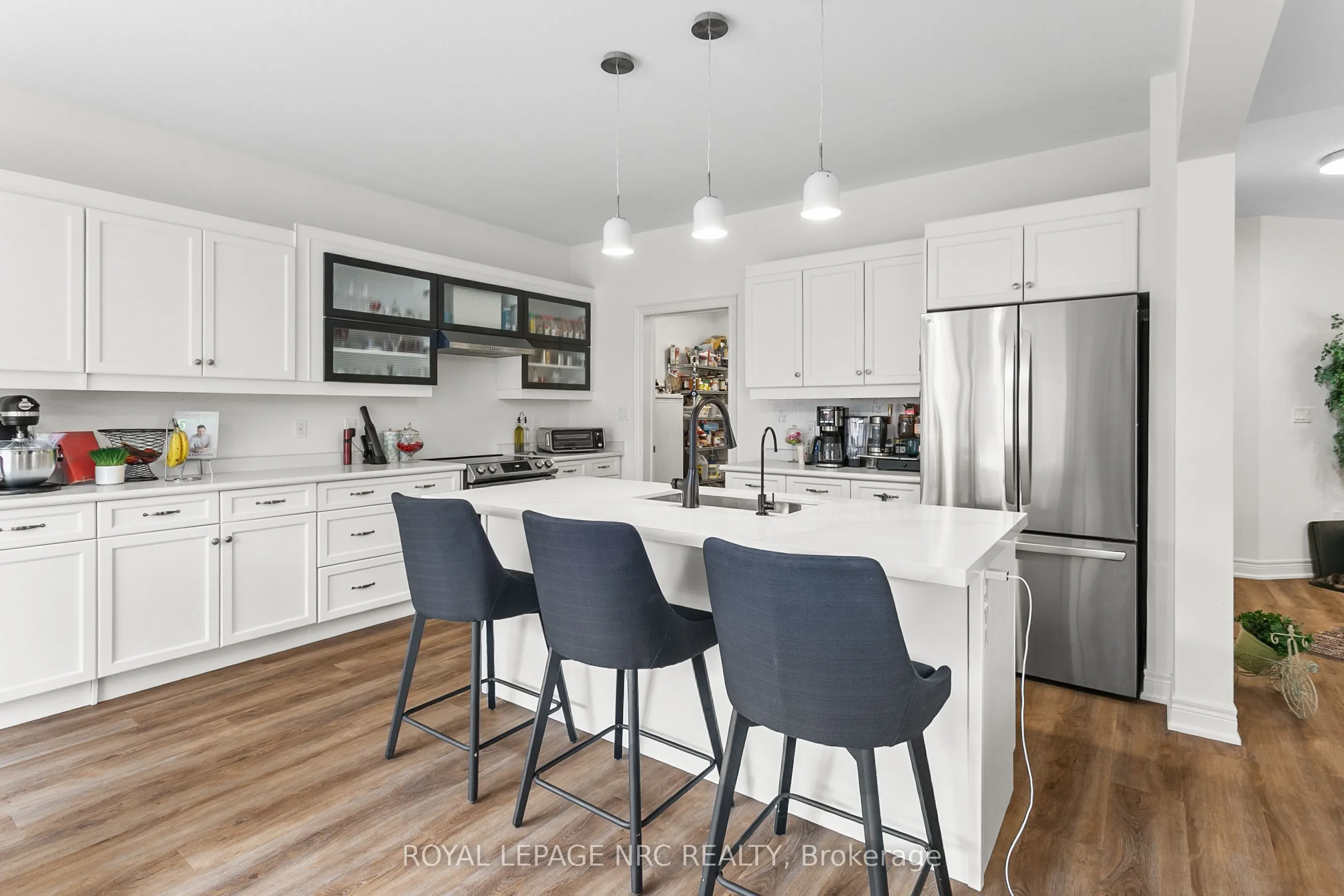 3593 CAROLINIA Court