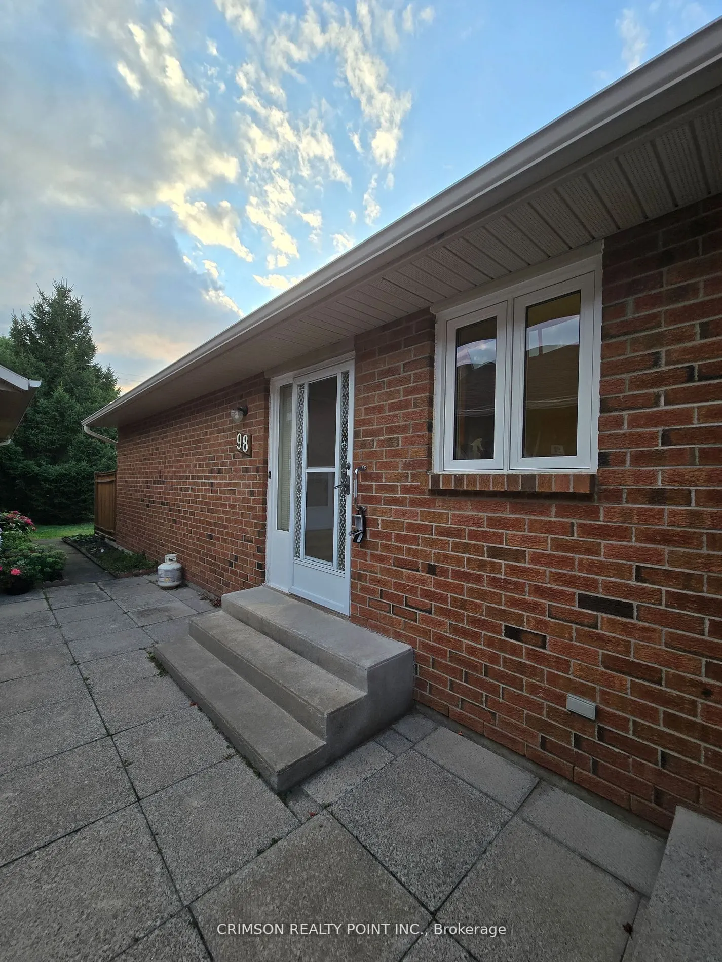 122 Bunting Road, #98
