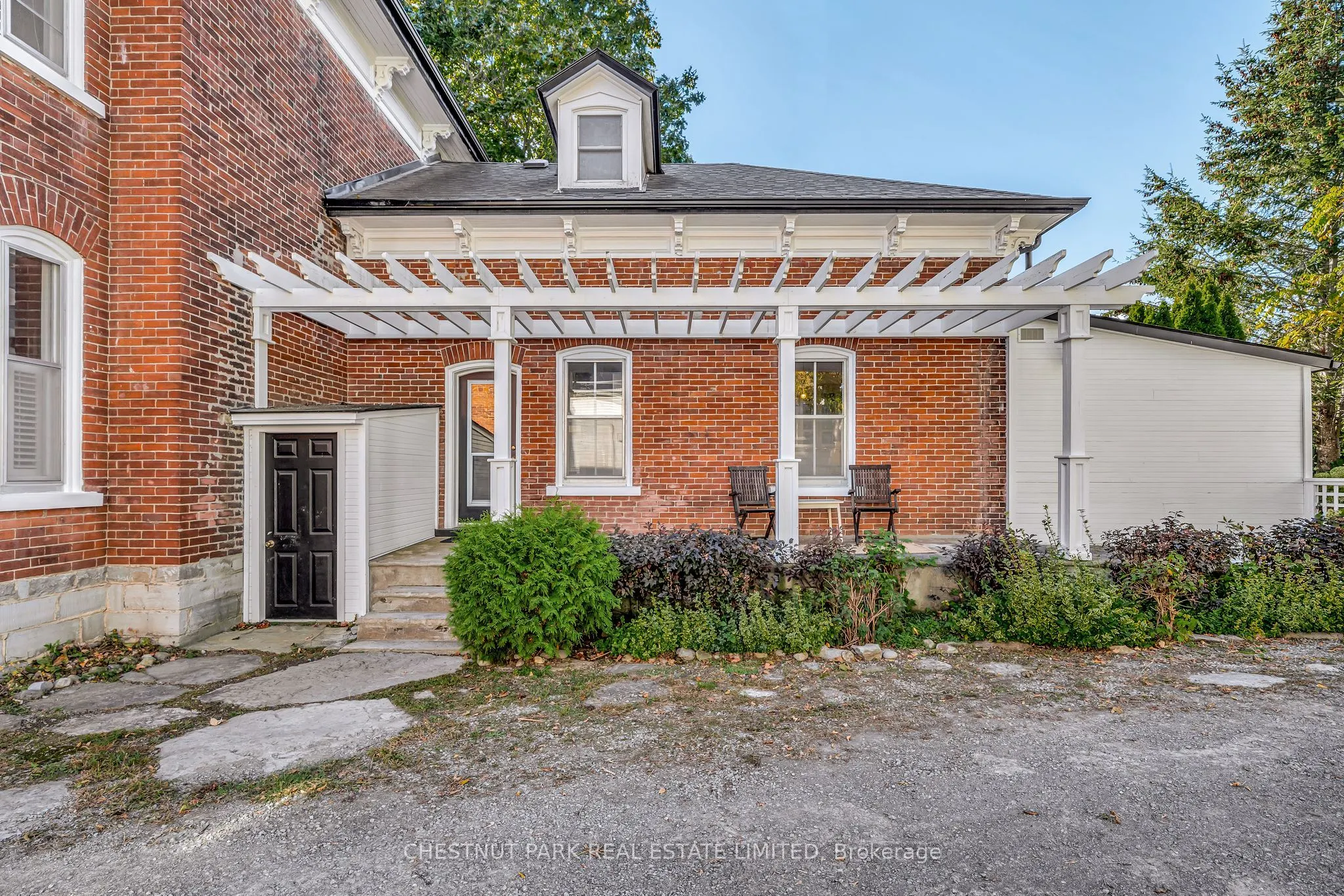 25 Picton Main Street