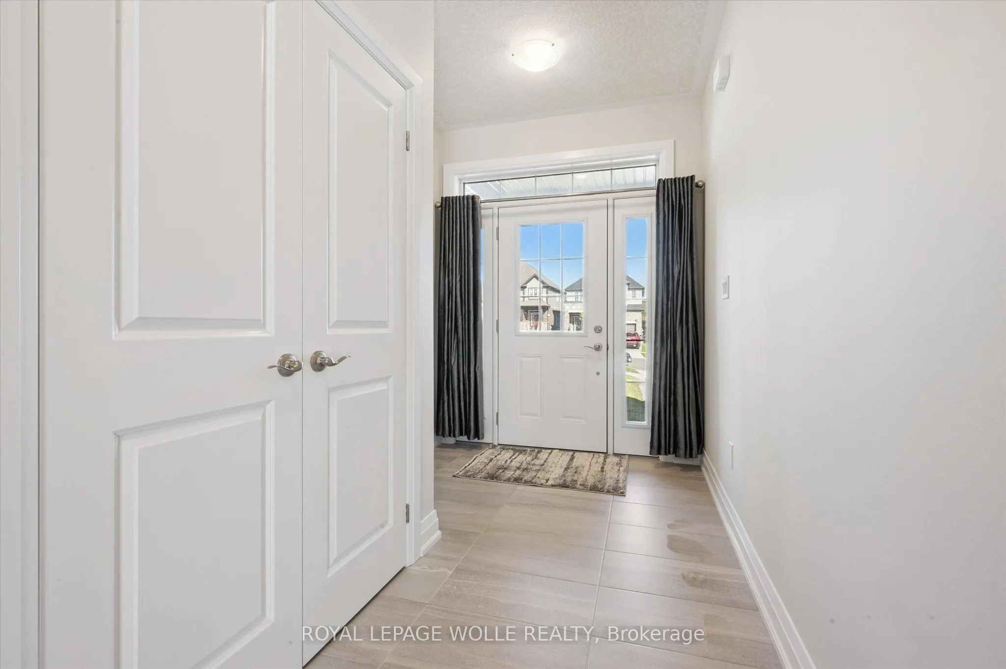 916 Valencia Court