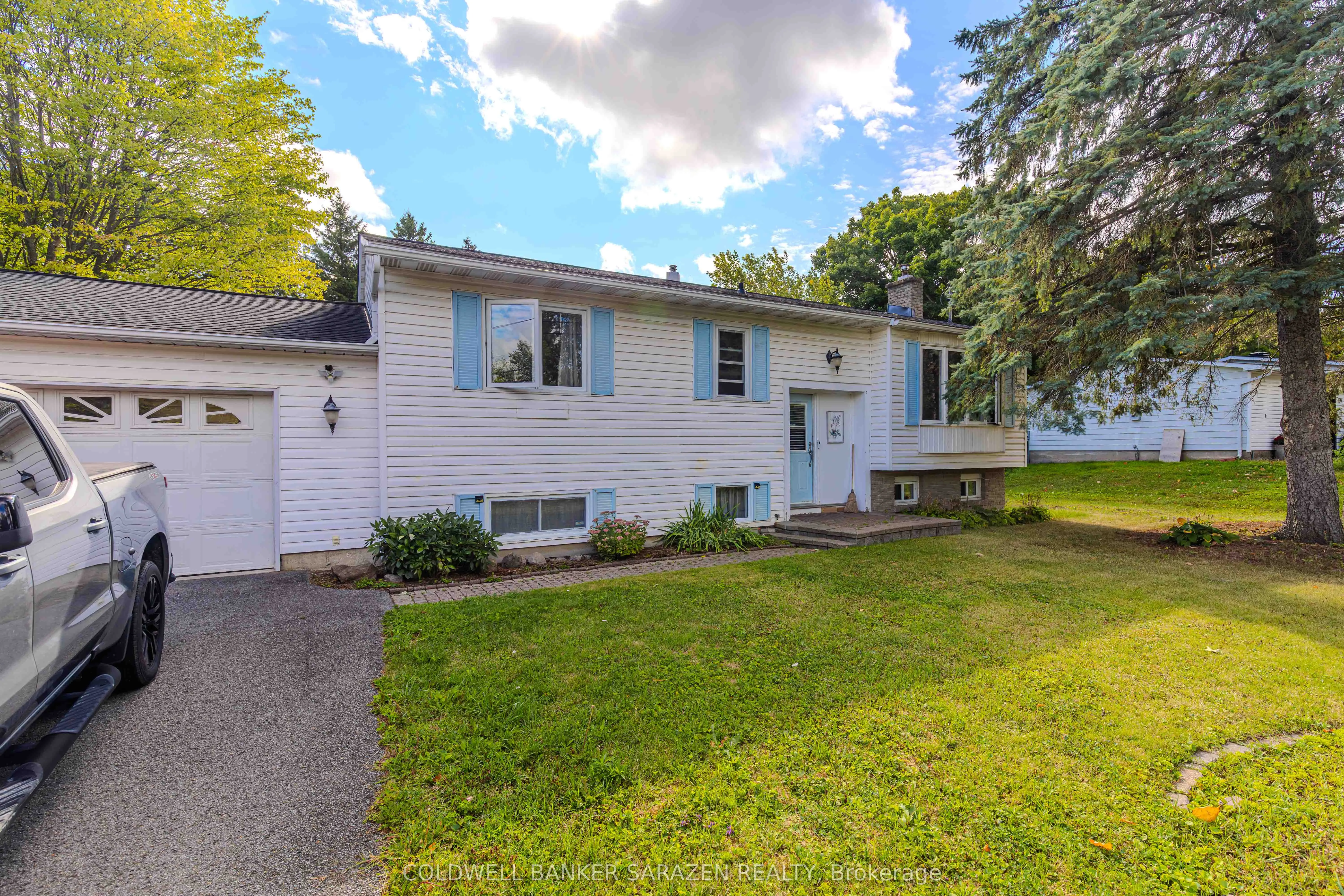 6535 RIDEAU VALLEY Drive N